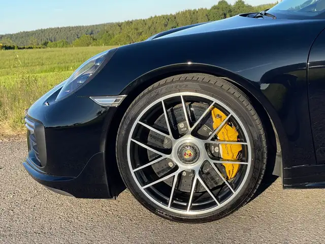 Porsche 991 view 15