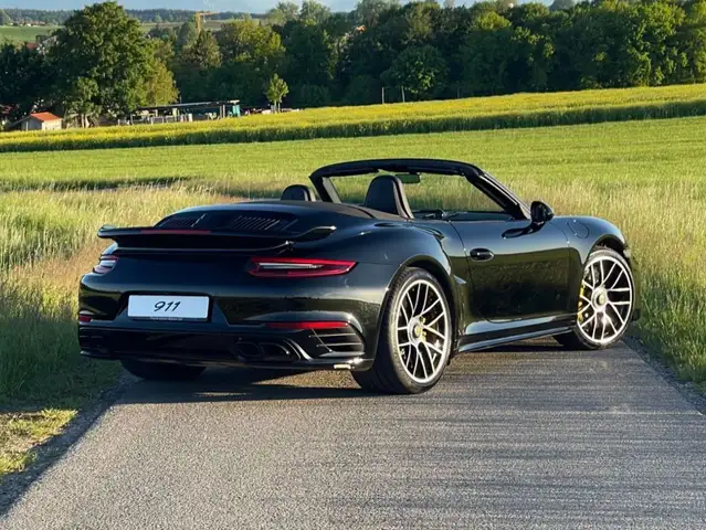 Porsche 991 view 2