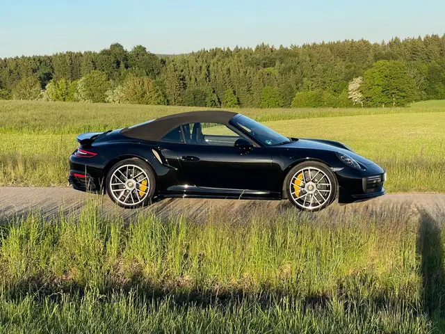 Porsche 991 view 12