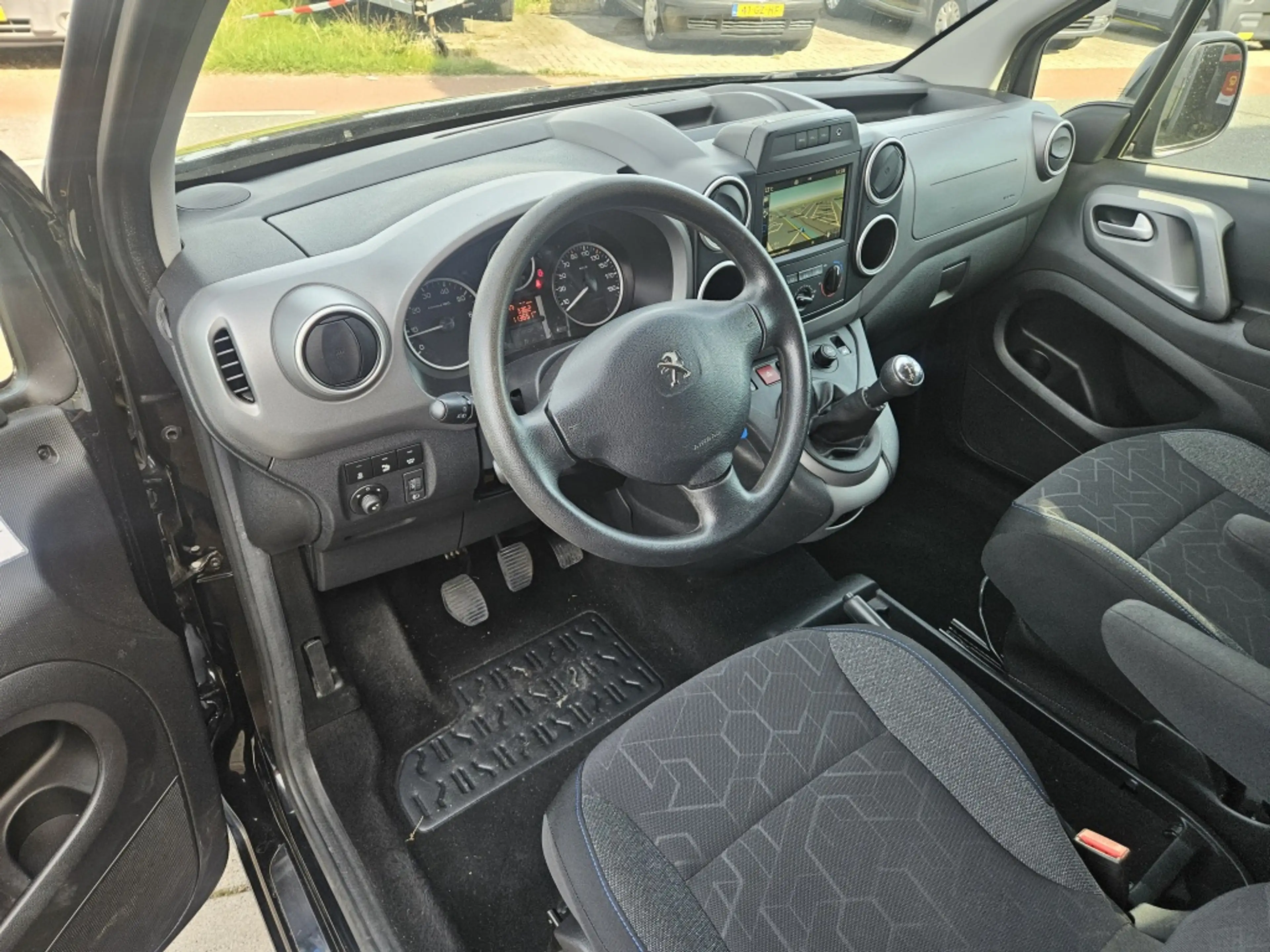 Peugeot Partner Tepee 1.2 PureTech Active — photo 15