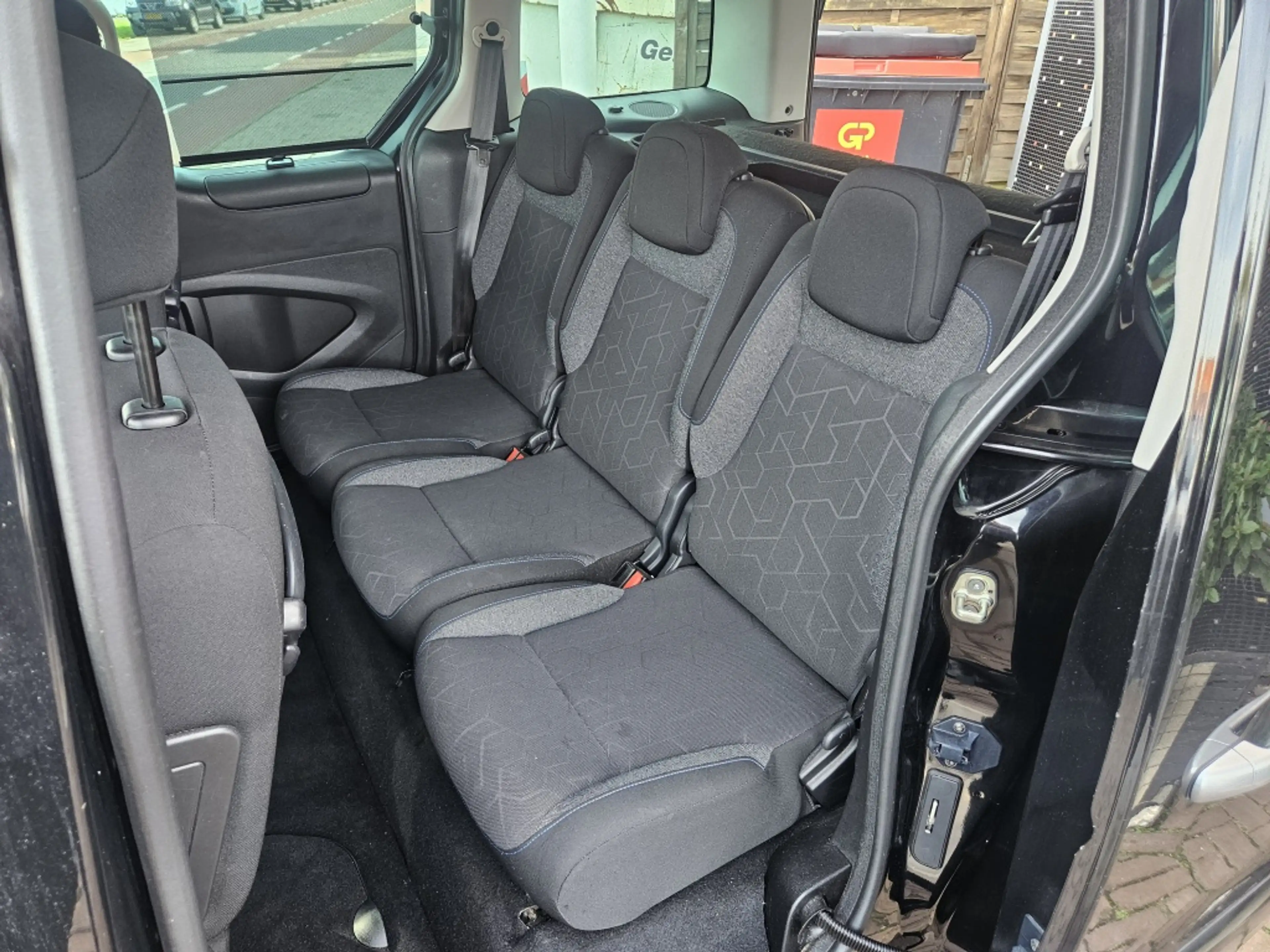 Peugeot Partner Tepee 1.2 PureTech Active — photo 12