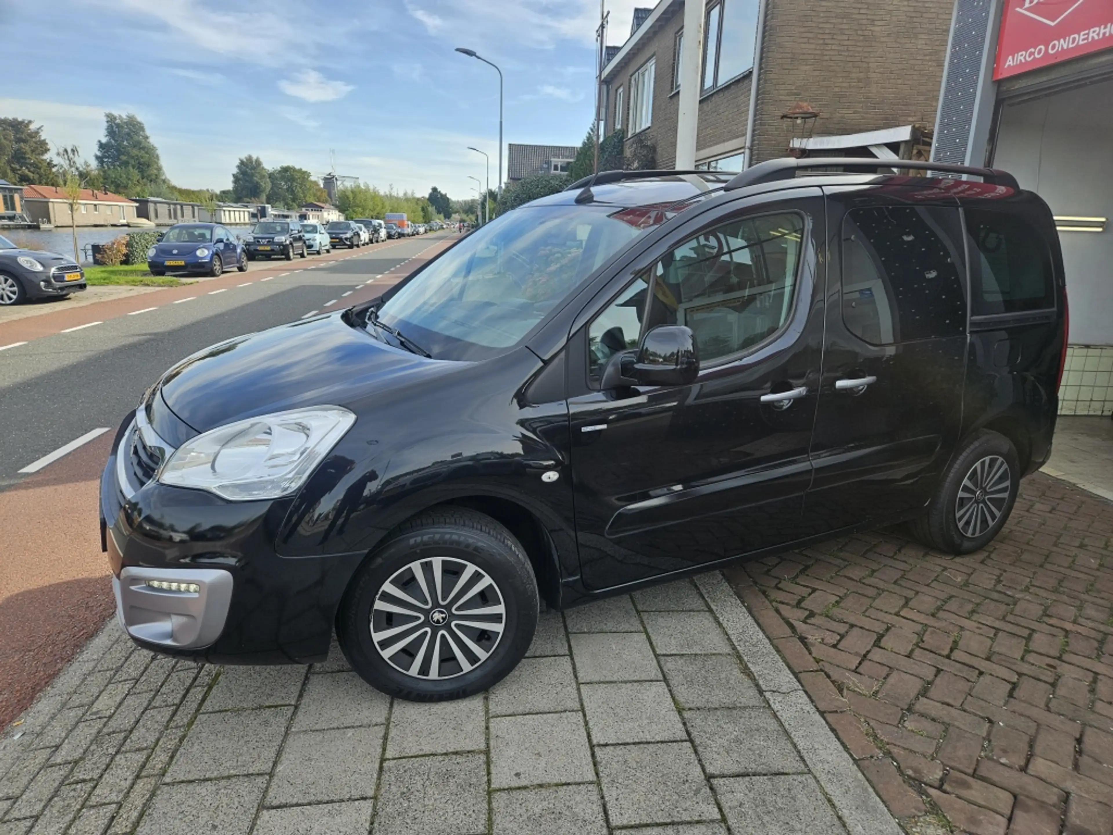 Peugeot Partner Tepee 1.2 PureTech Active — photo 2