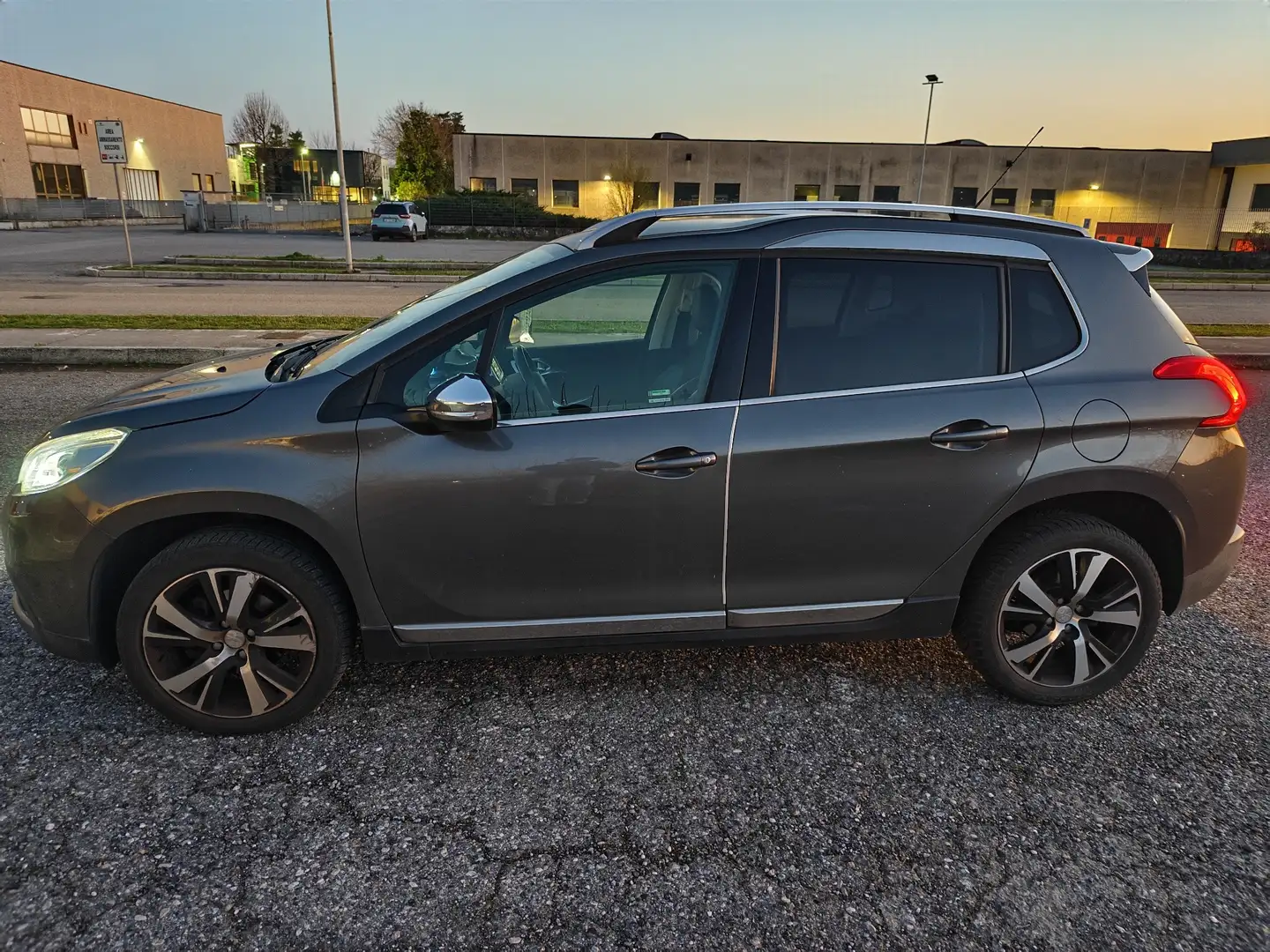 Peugeot 2008 1.6 bluehdi Allure s&s 120cv - 2