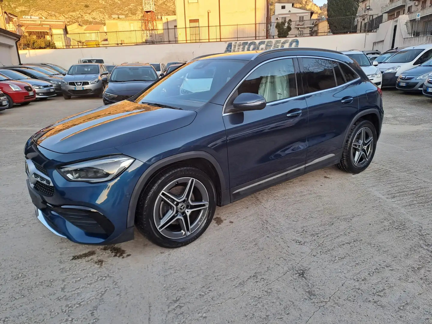 Mercedes-Benz GLA 220 GLA 220 d Automatic 4Matic Premium Blu/Azzurro - 1