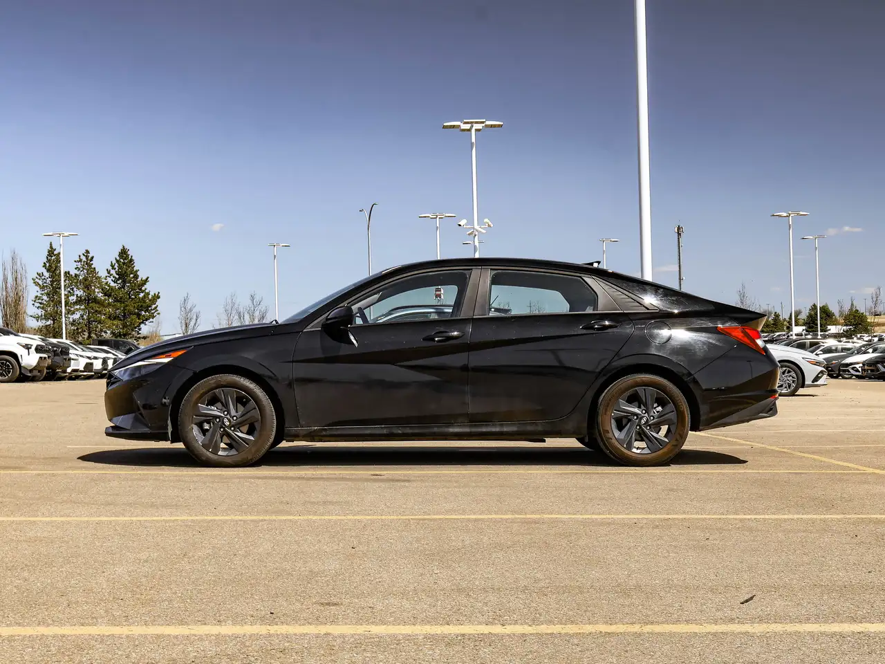 Hyundai ELANTRA снимка Hyundai ELANTRA
