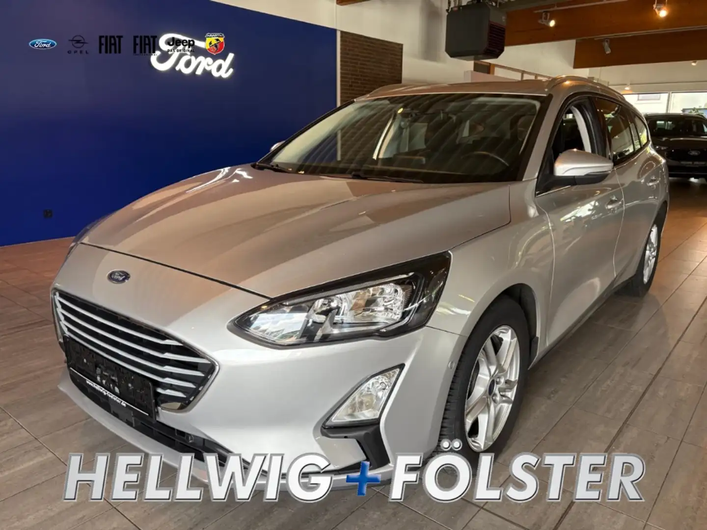 Ford Focus COOL & CONNECT NAVI / PDC / LMF / WINTER-PAKET Plateado - 1