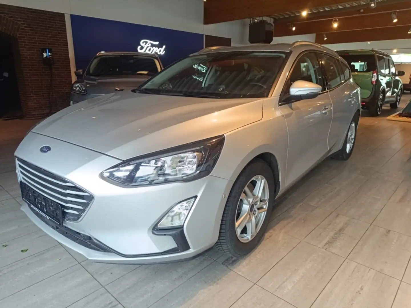 Ford Focus COOL & CONNECT NAVI / PDC / LMF / WINTER-PAKET Argent - 2
