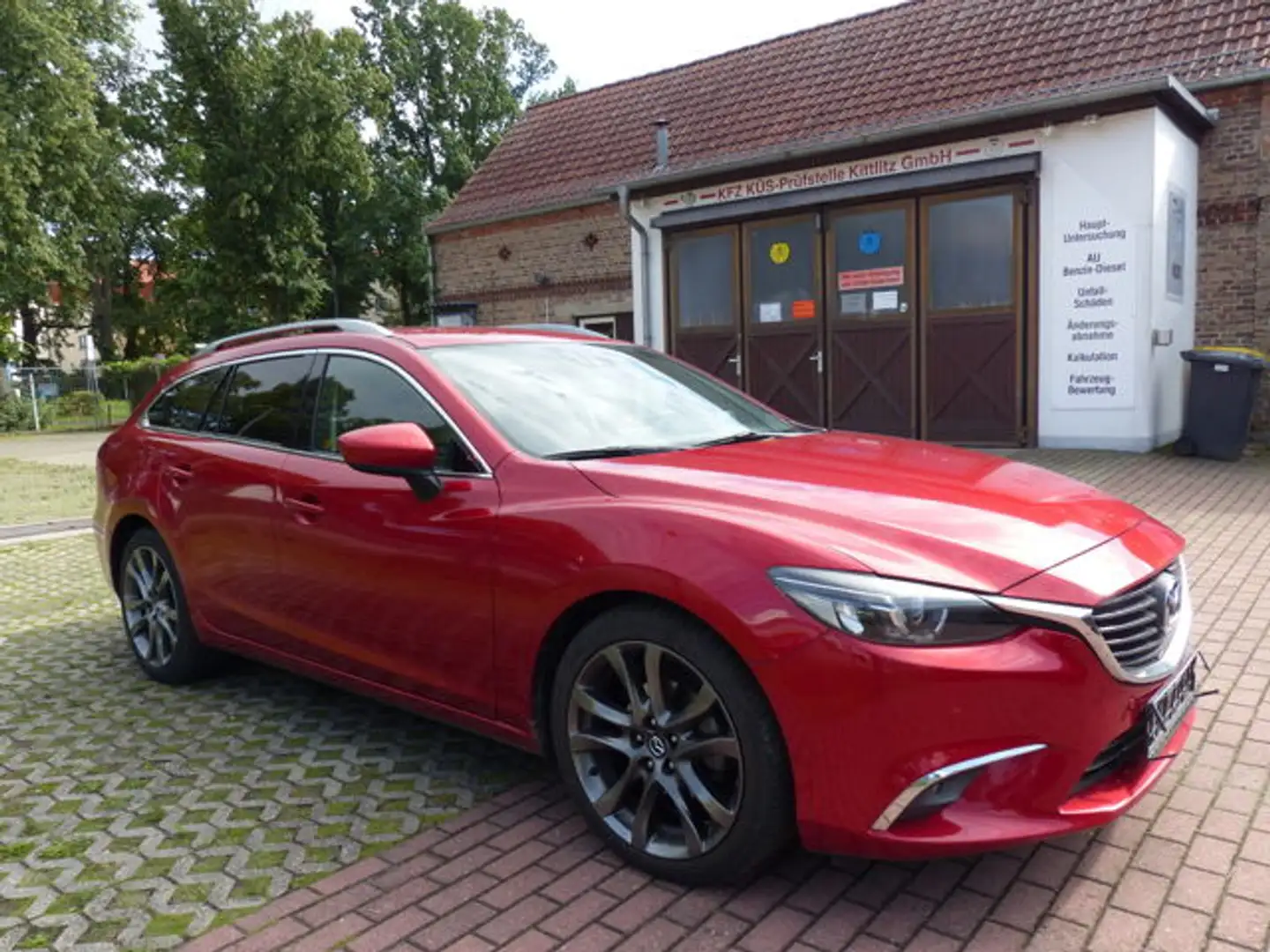 Mazda 6 2.2 Sports-Line Autom.,Tempom.,Navi Rouge - 2