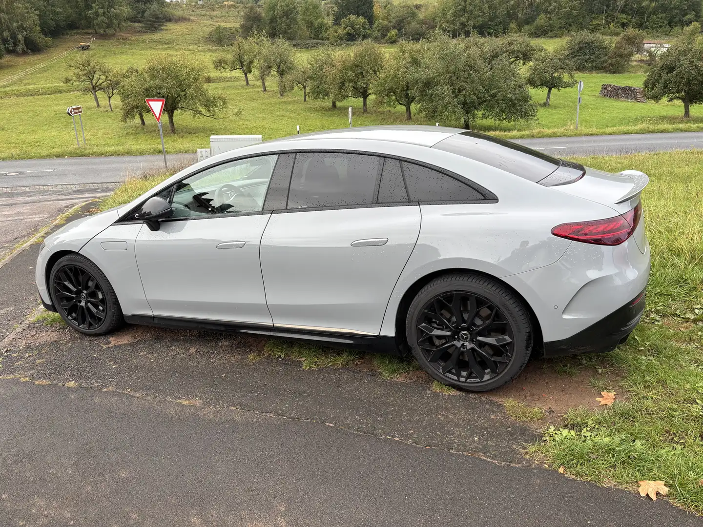 Mercedes-Benz EQE 300 AMG Line Szürke - 2