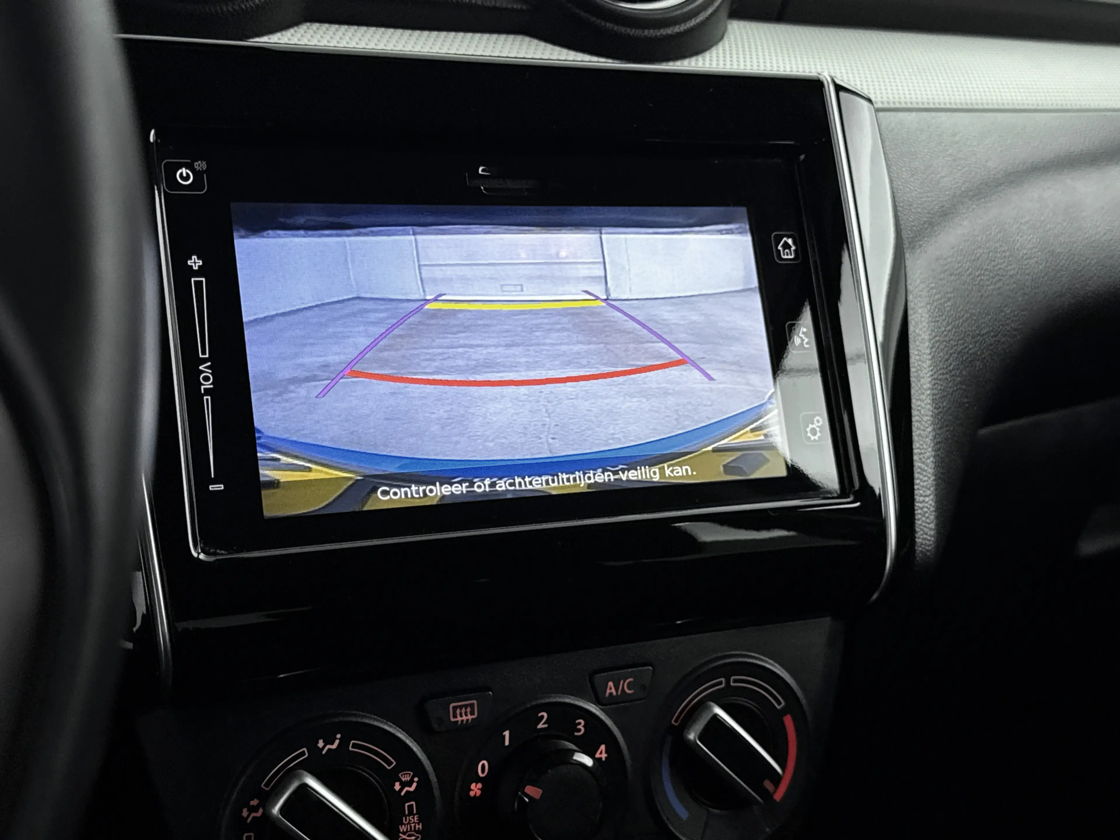 Suzuki Swift 1.2 Select Smart Hybrid — photo 8