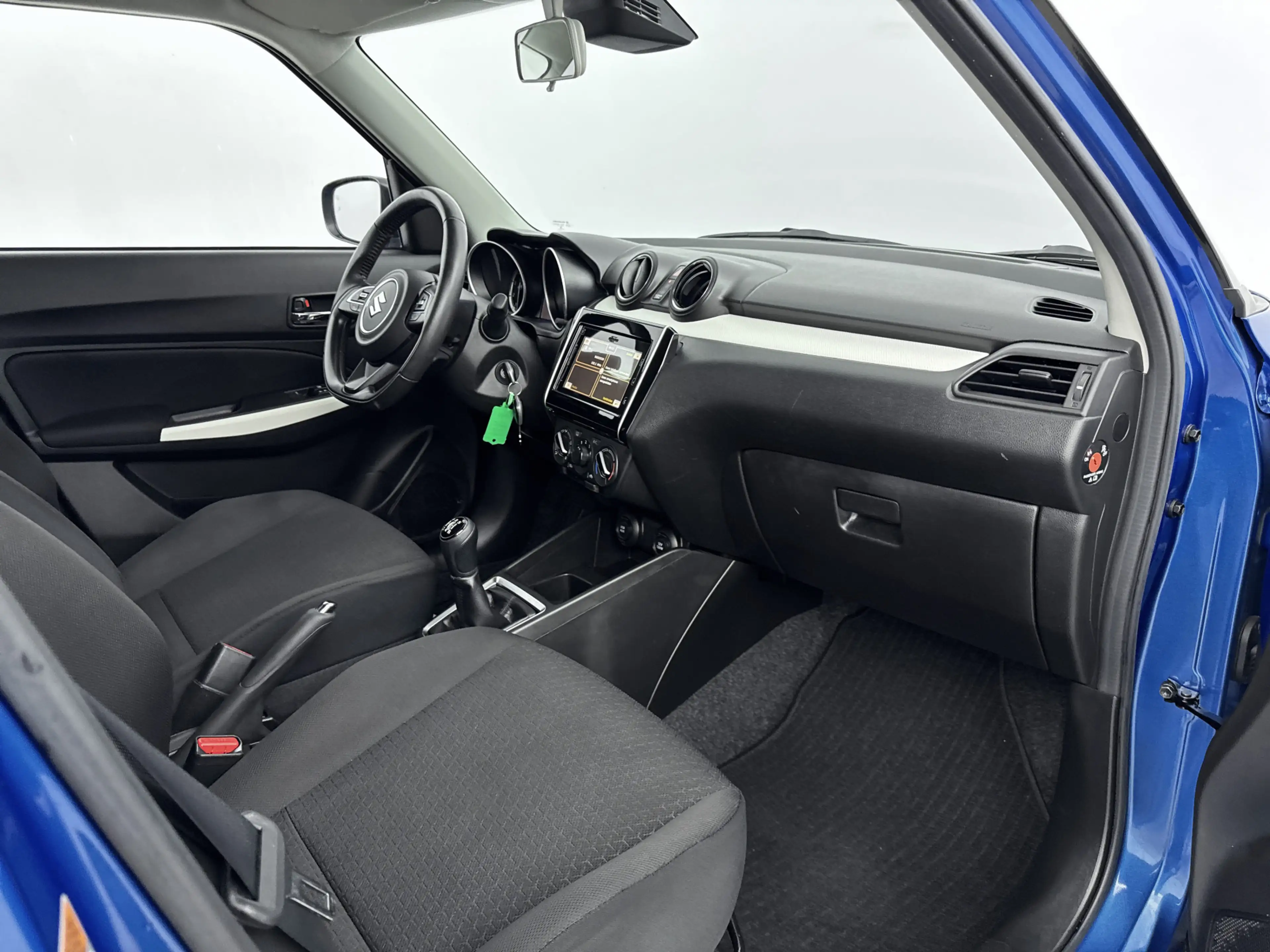 Suzuki Swift 1.2 Select Smart Hybrid — photo 6
