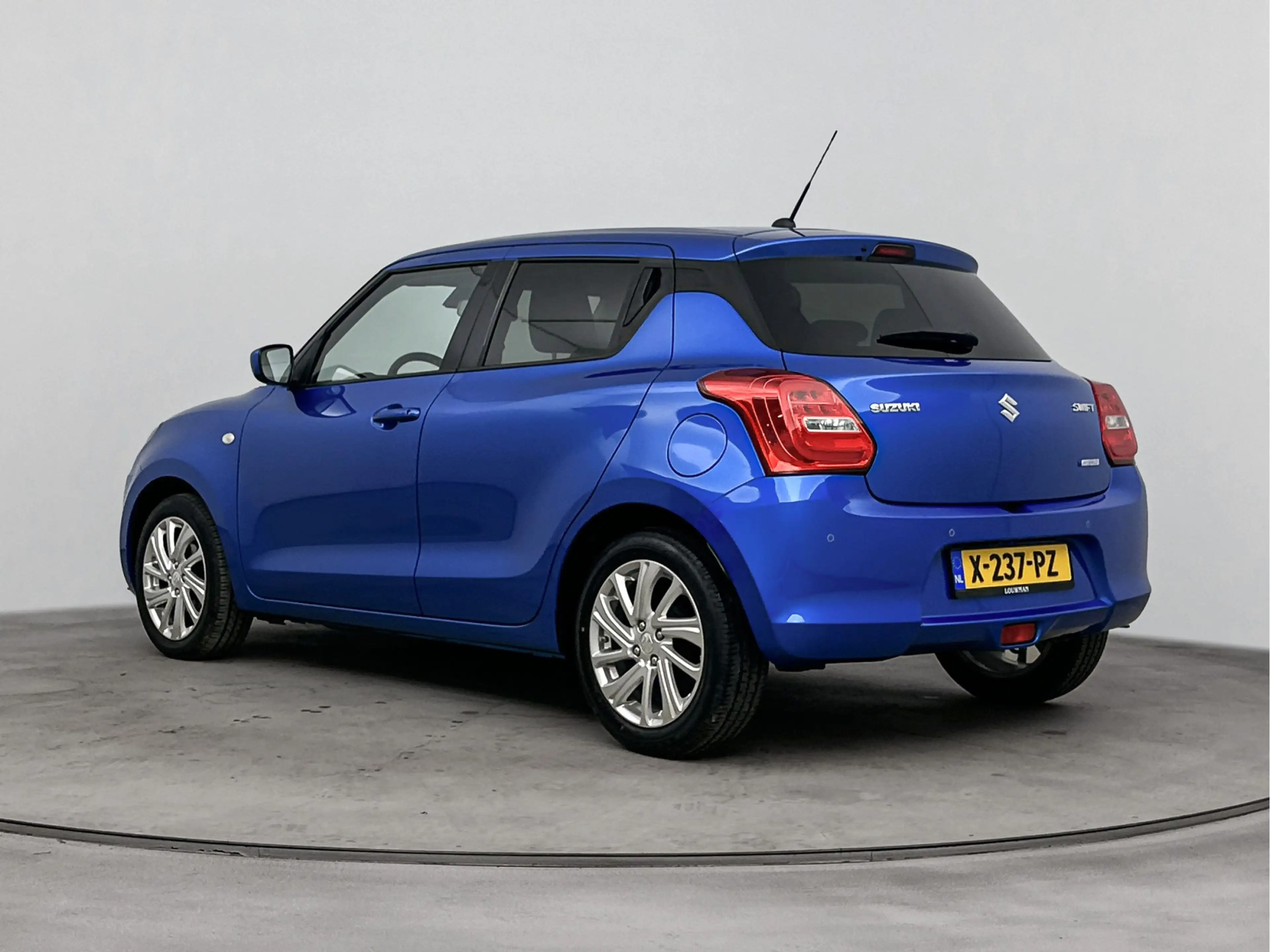 Suzuki Swift 1.2 Select Smart Hybrid — photo 13
