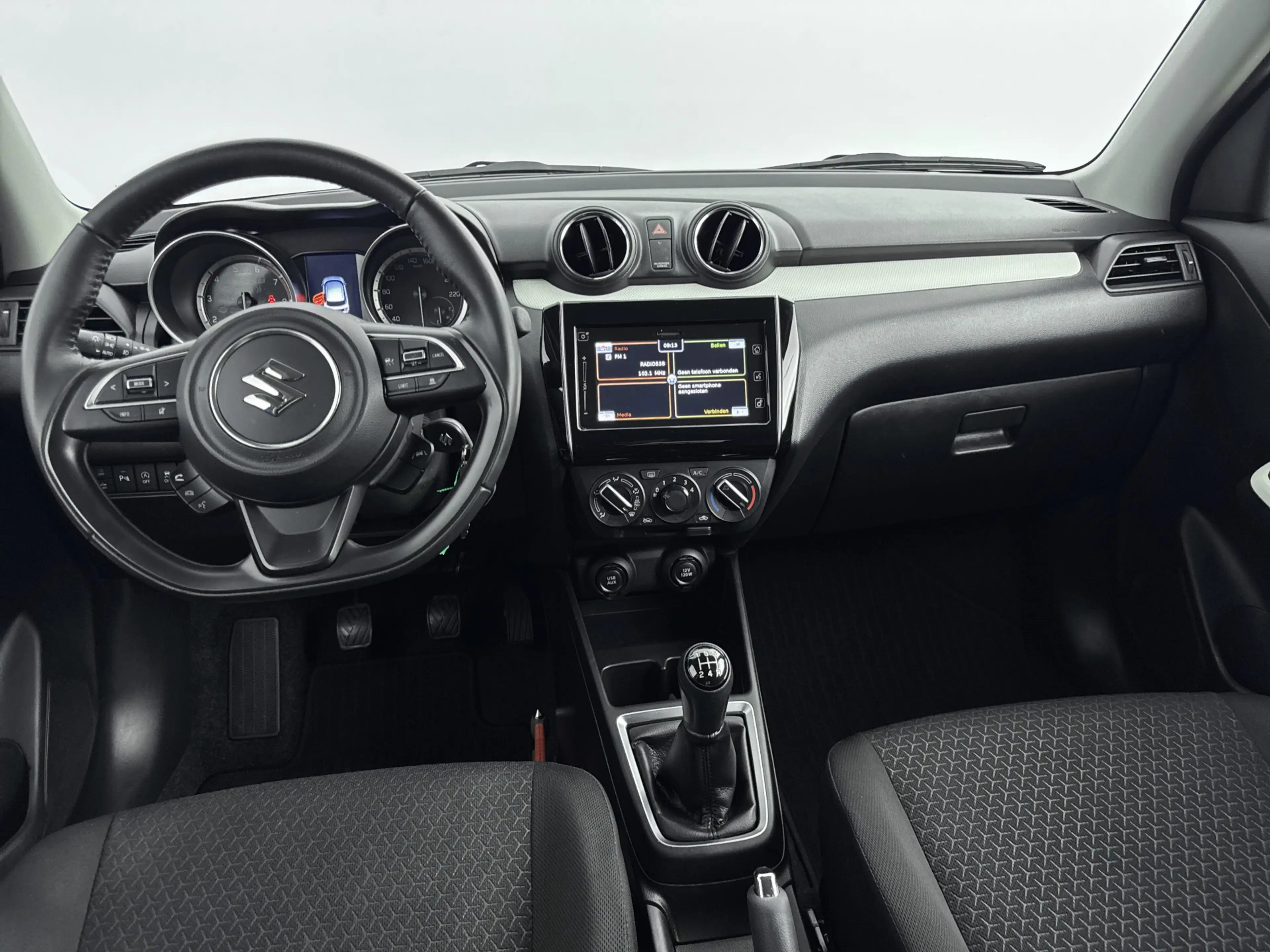 Suzuki Swift 1.2 Select Smart Hybrid — photo 4