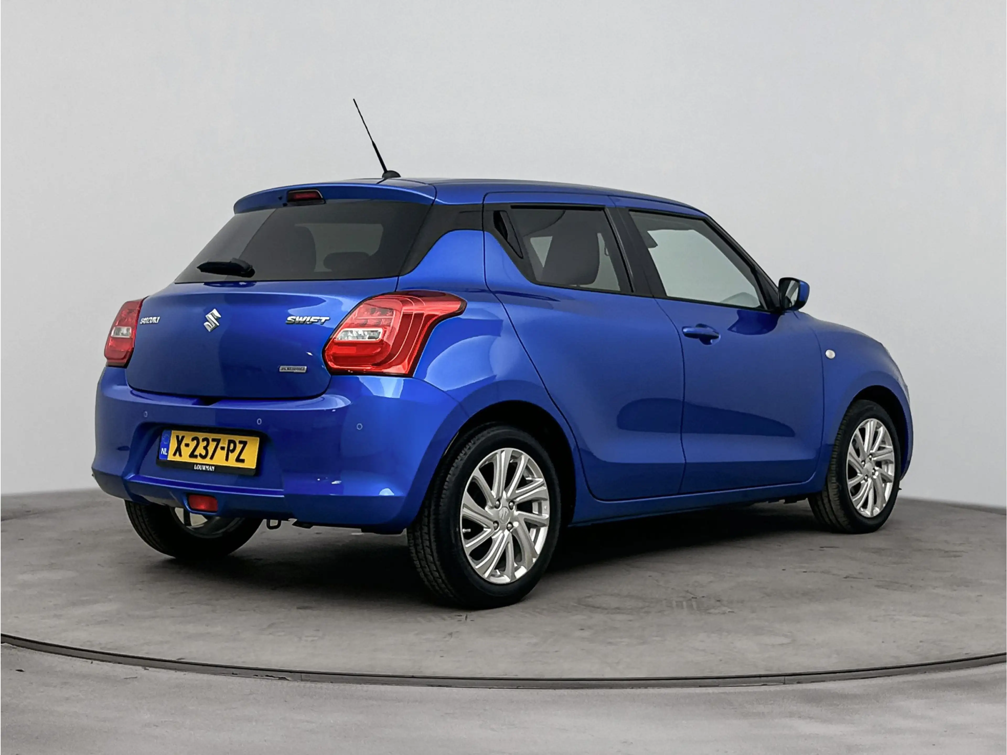 Suzuki Swift 1.2 Select Smart Hybrid — photo 2