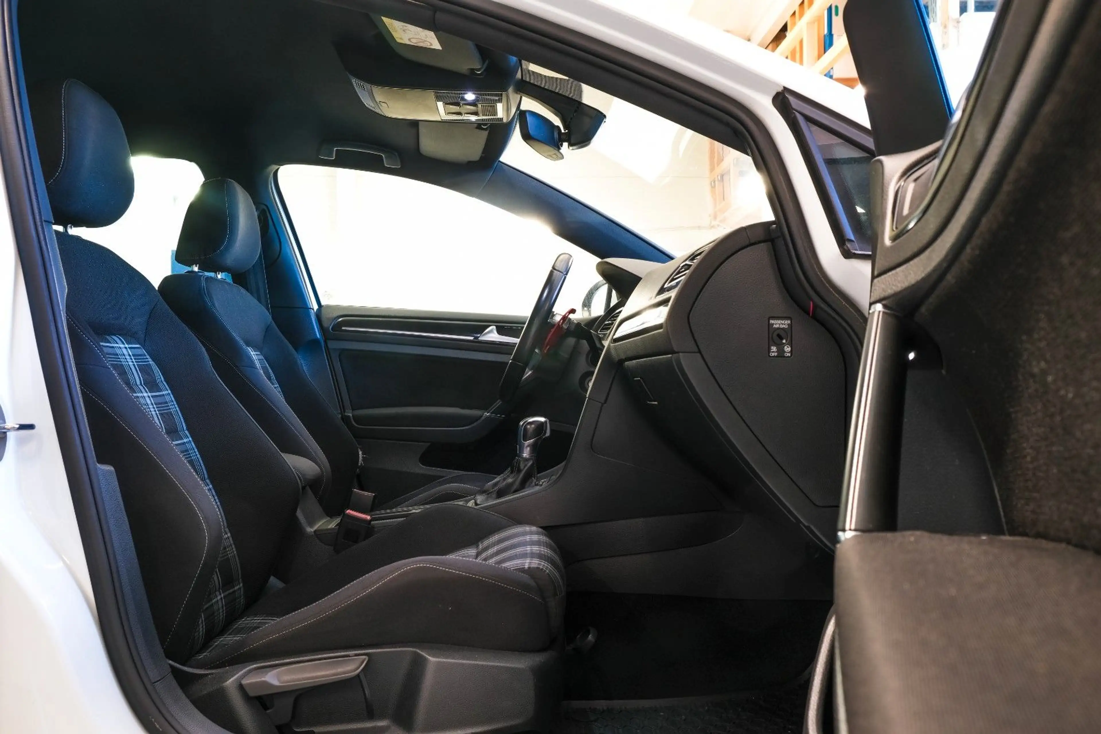 Volkswagen Golf GTD*Navi*Tuning*Paddles*8xReifen*Kamera* — photo 7