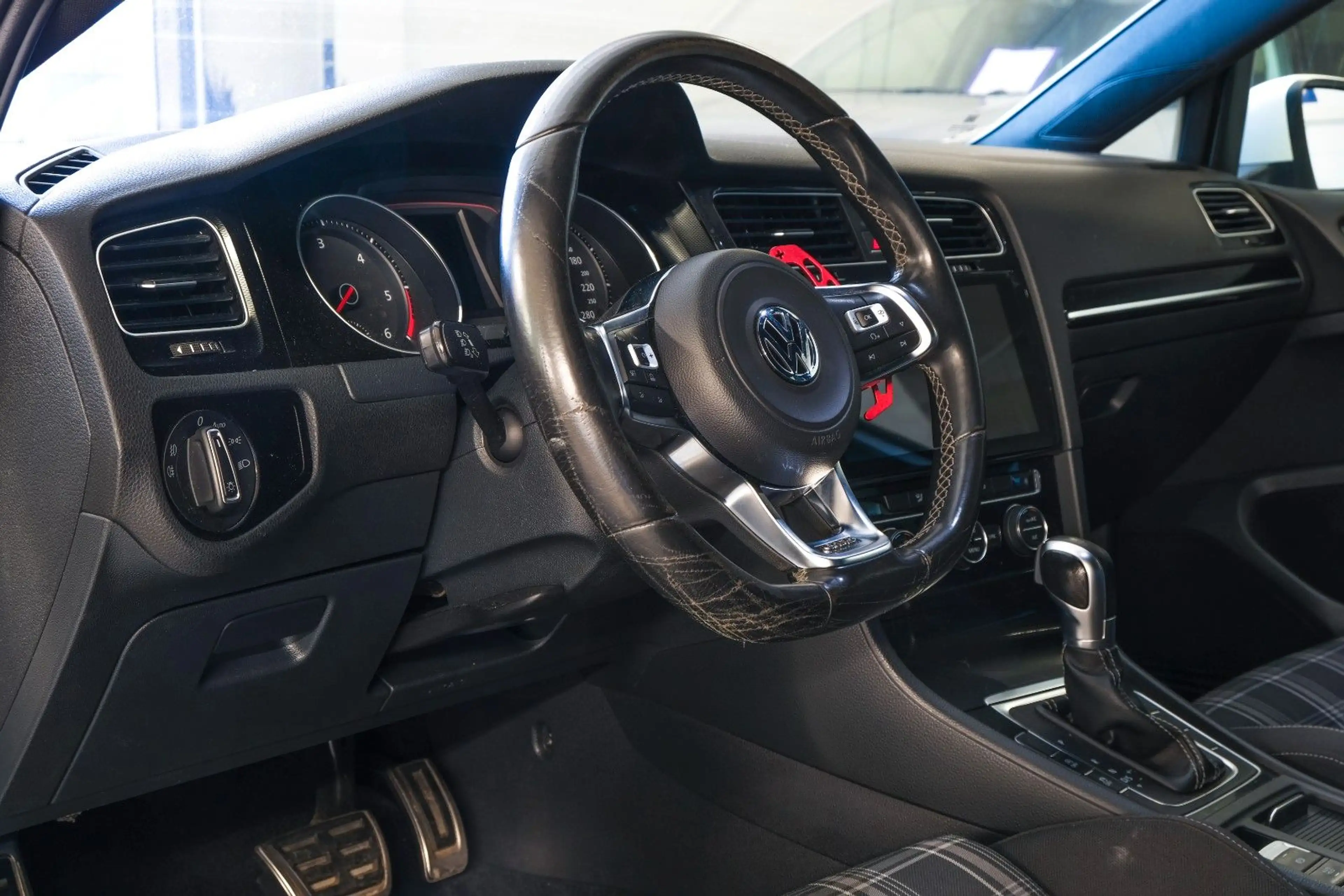 Volkswagen Golf GTD*Navi*Tuning*Paddles*8xReifen*Kamera* — photo 10