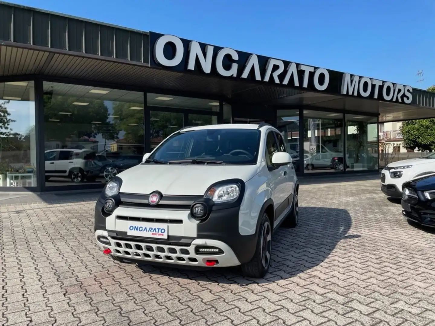 Fiat Panda 1.0 FireFly S&S Hybrid Cross #5.posti Blanc - 1