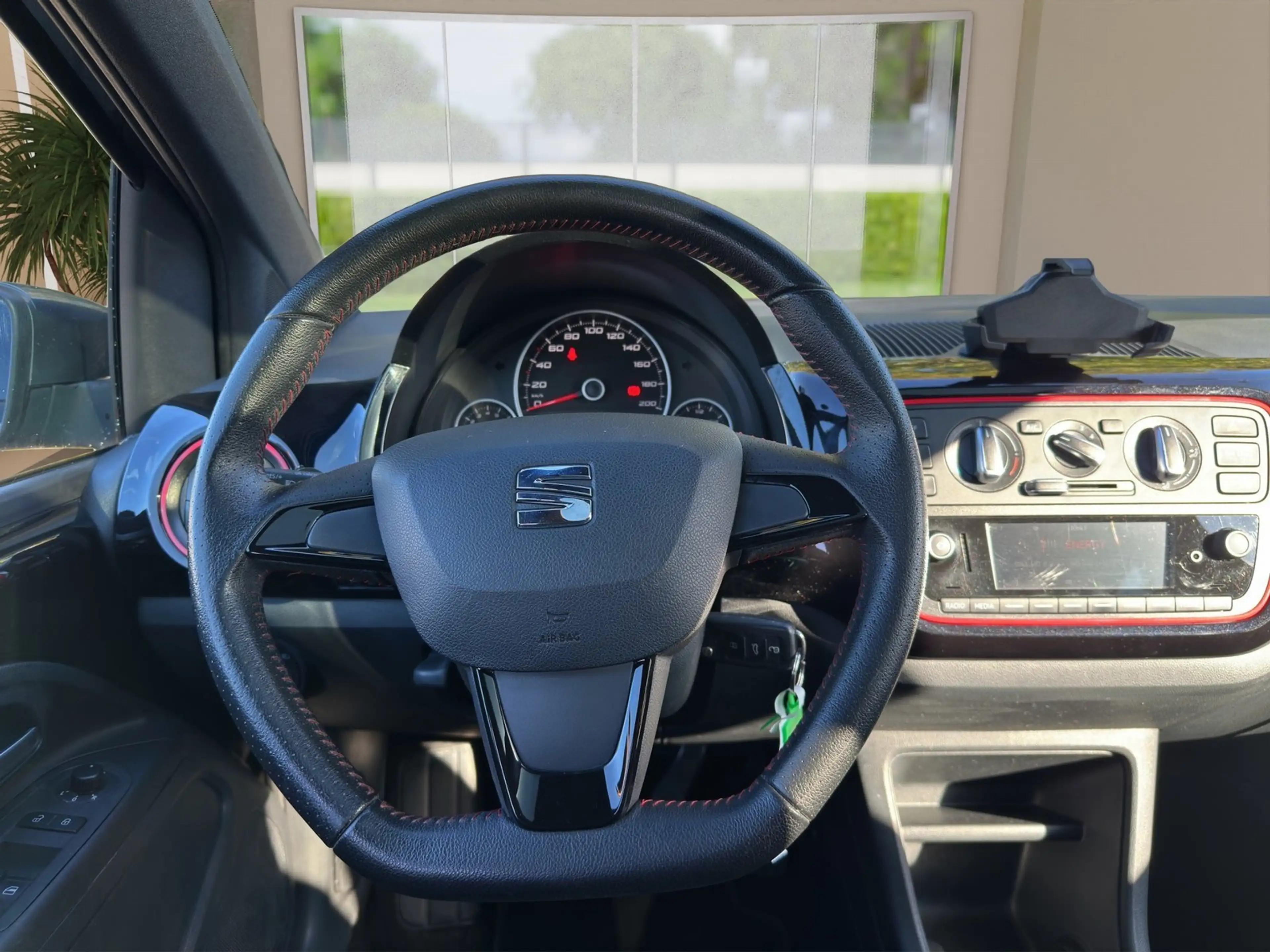 SEAT Mii 1.0 FR-Line GD SHZ PDC Klima Tempomat — photo 9