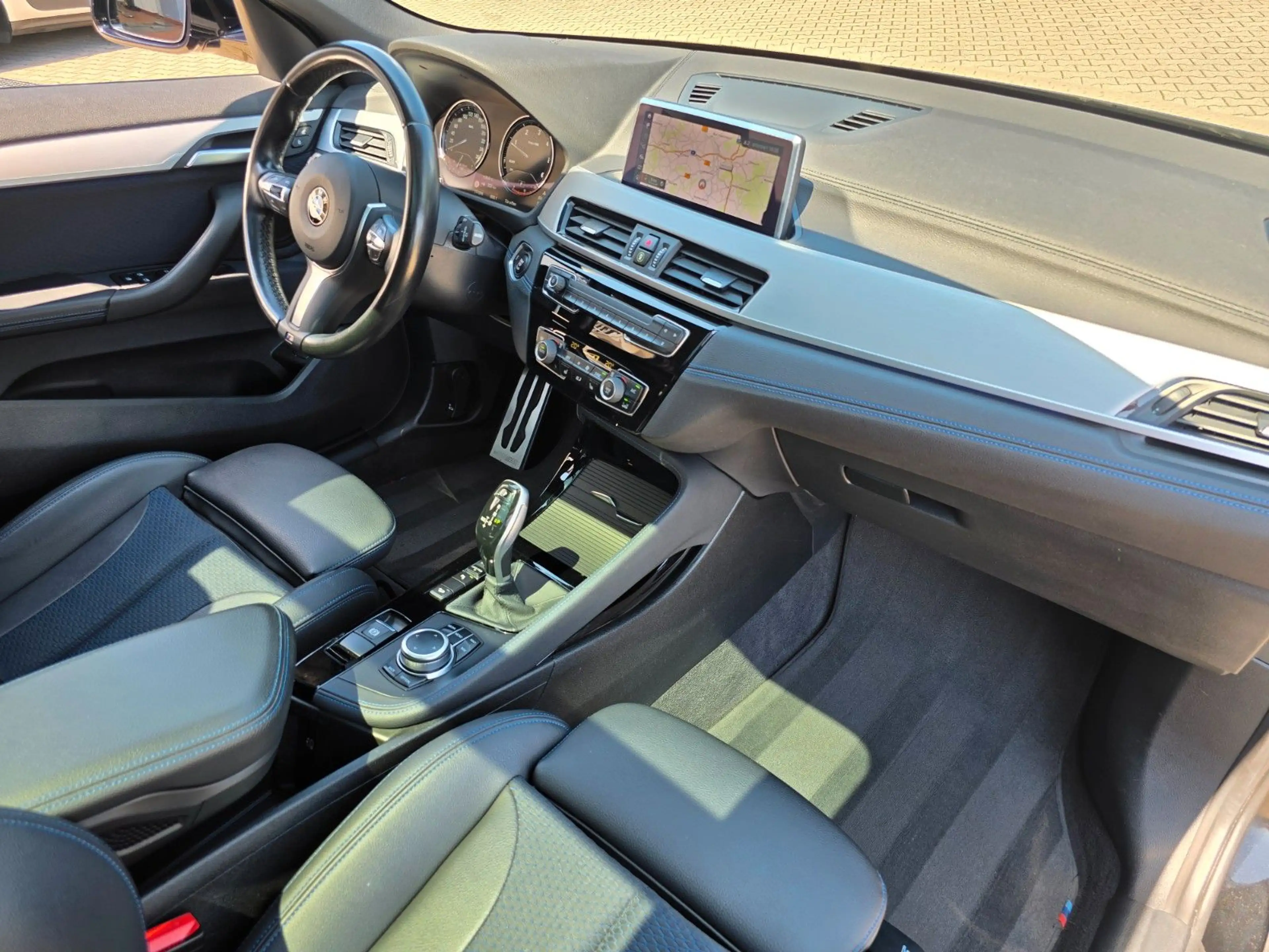BMW X2 xDrive 25 d M Sport Panorama/LED/ACC — photo 2