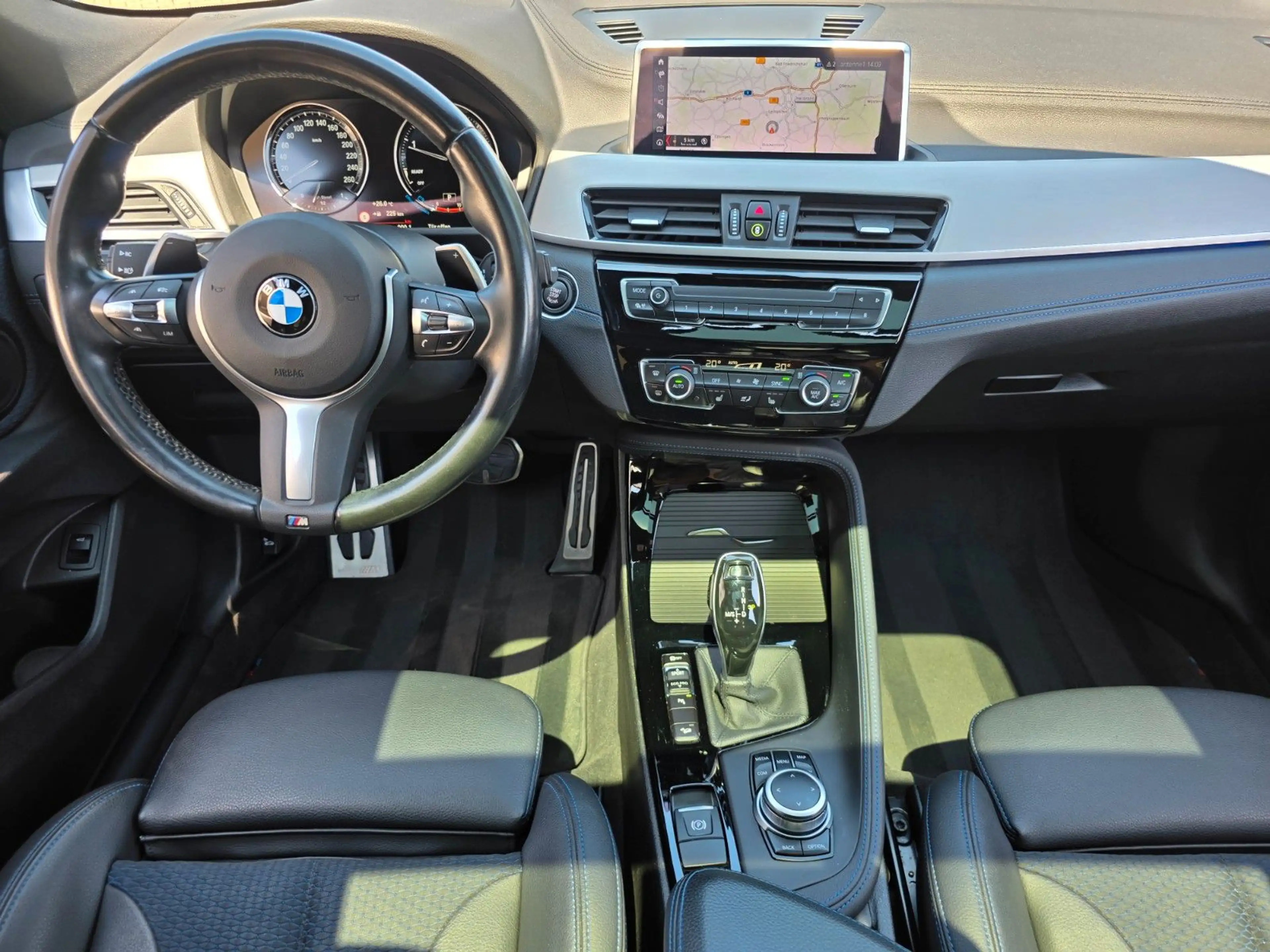 BMW X2 xDrive 25 d M Sport Panorama/LED/ACC — photo 9