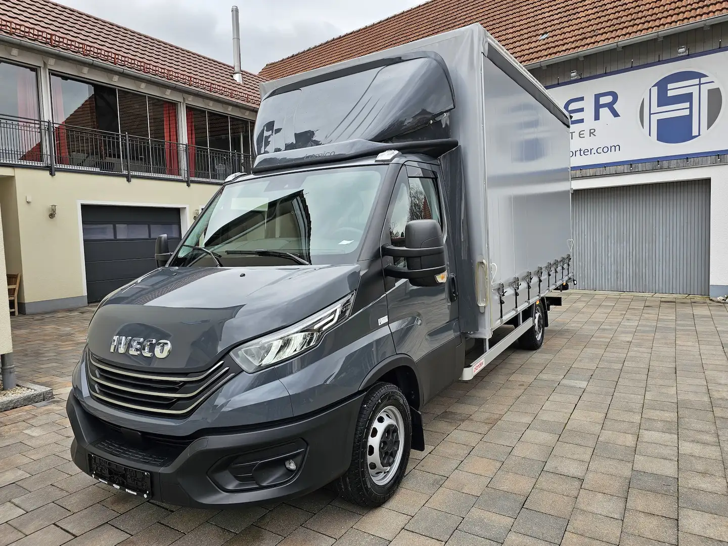 Iveco Daily 35S18 3.0 Pritsche Plane Ladebordwand AHK Grau - 2
