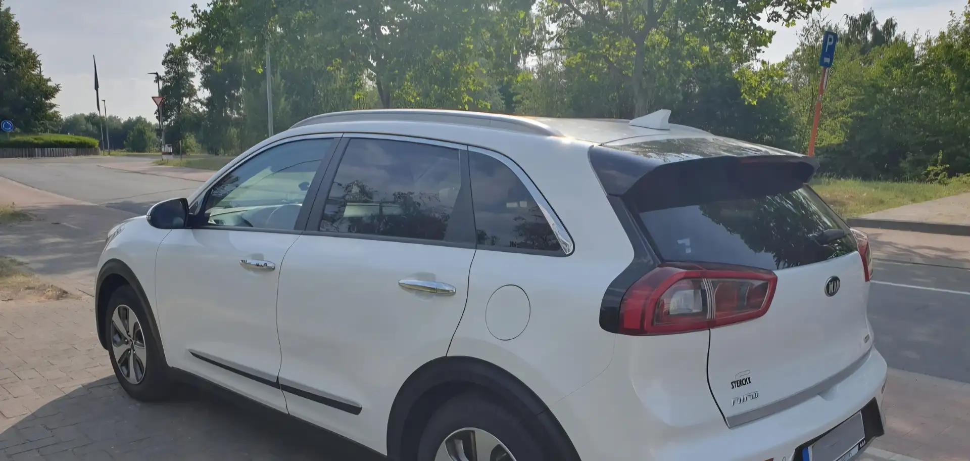 Kia Niro Niro 1.6 GDI HEV 2WD OPF Aut. Vision Weiß - 2