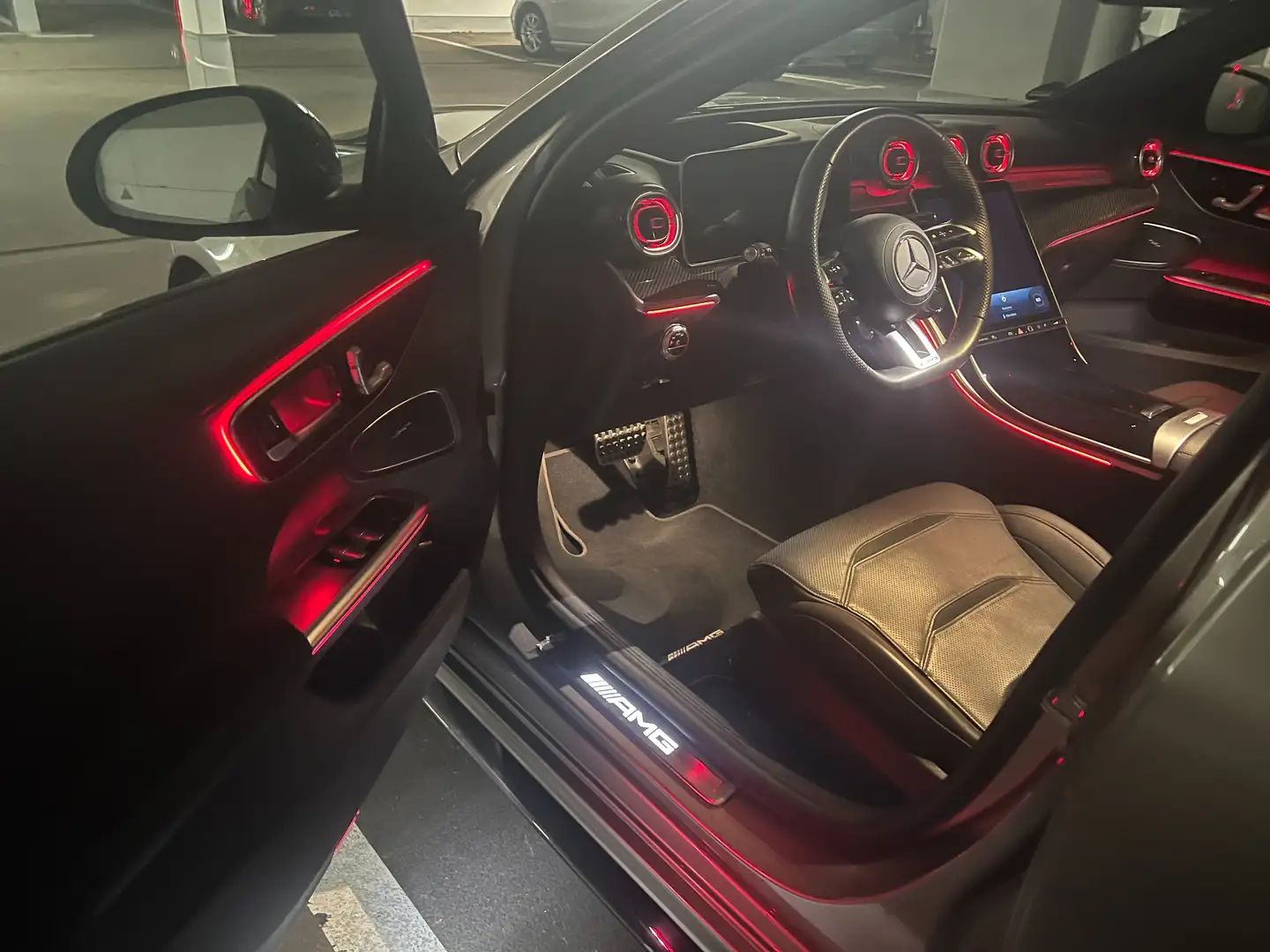 Mercedes-Benz C 43 AMG AMG C 43 4Matic T AMG Speedshift MCT9G Stříbrná - 2