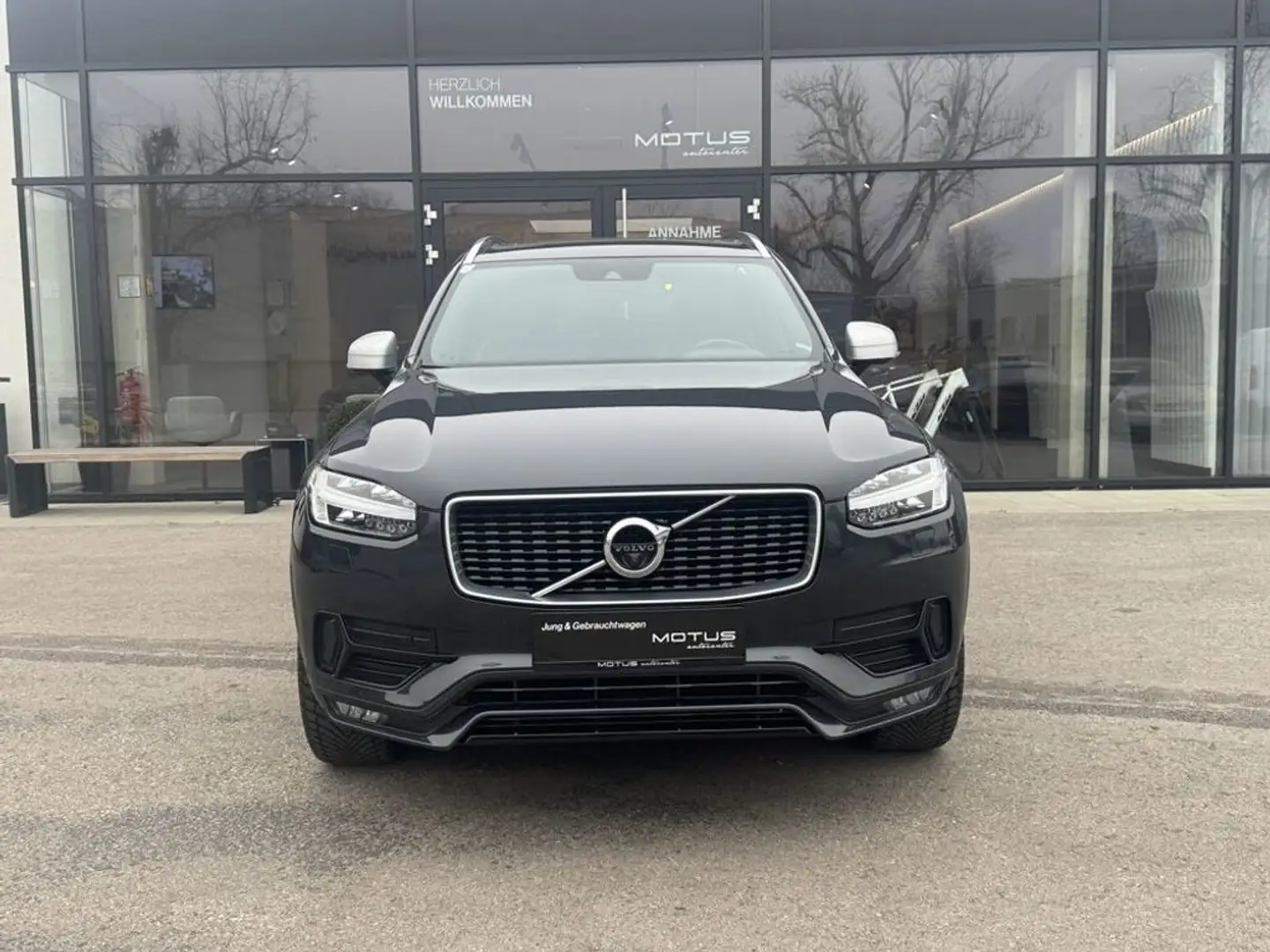 Volvo XC90 R-Design AWD Grijs - 2