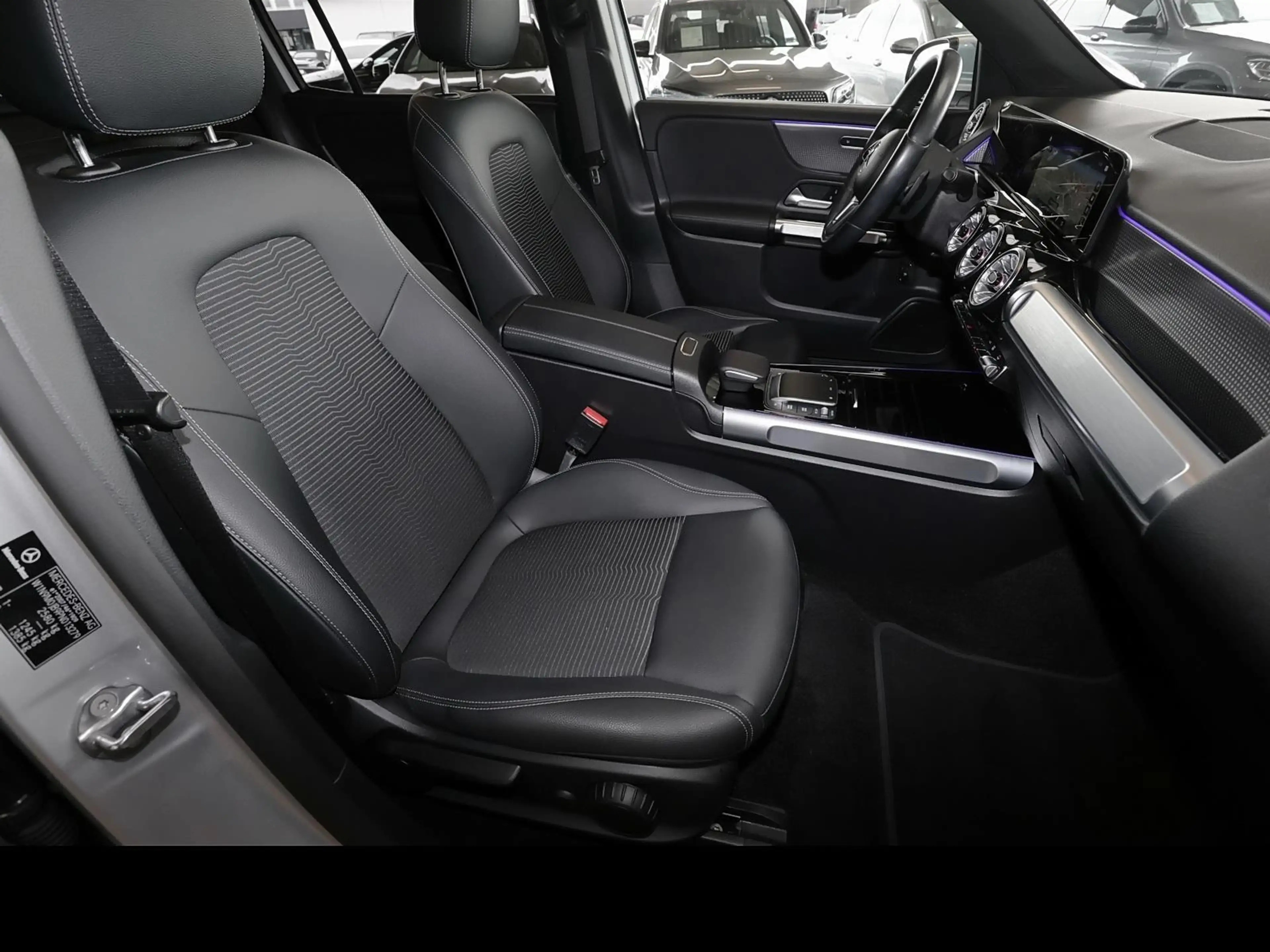 Mercedes-Benz EQB 300 4M Progressive LED+360°+Sitzh.+18 — photo 8