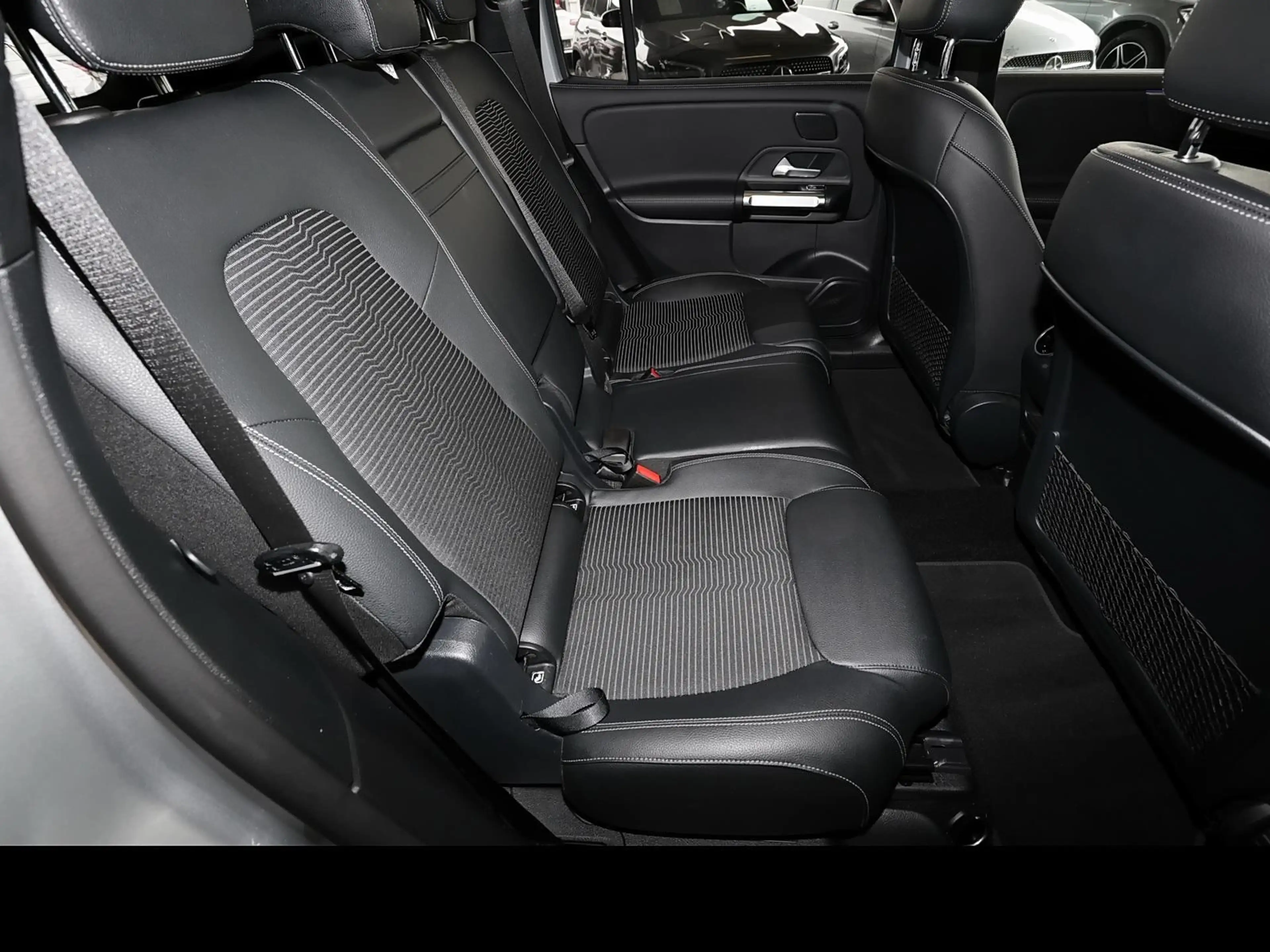 Mercedes-Benz EQB 300 4M Progressive LED+360°+Sitzh.+18 — photo 10
