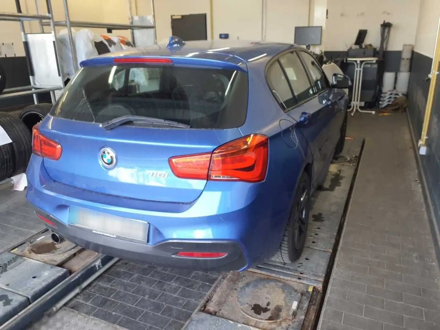 BMW 116 i M Sport Blau - 2