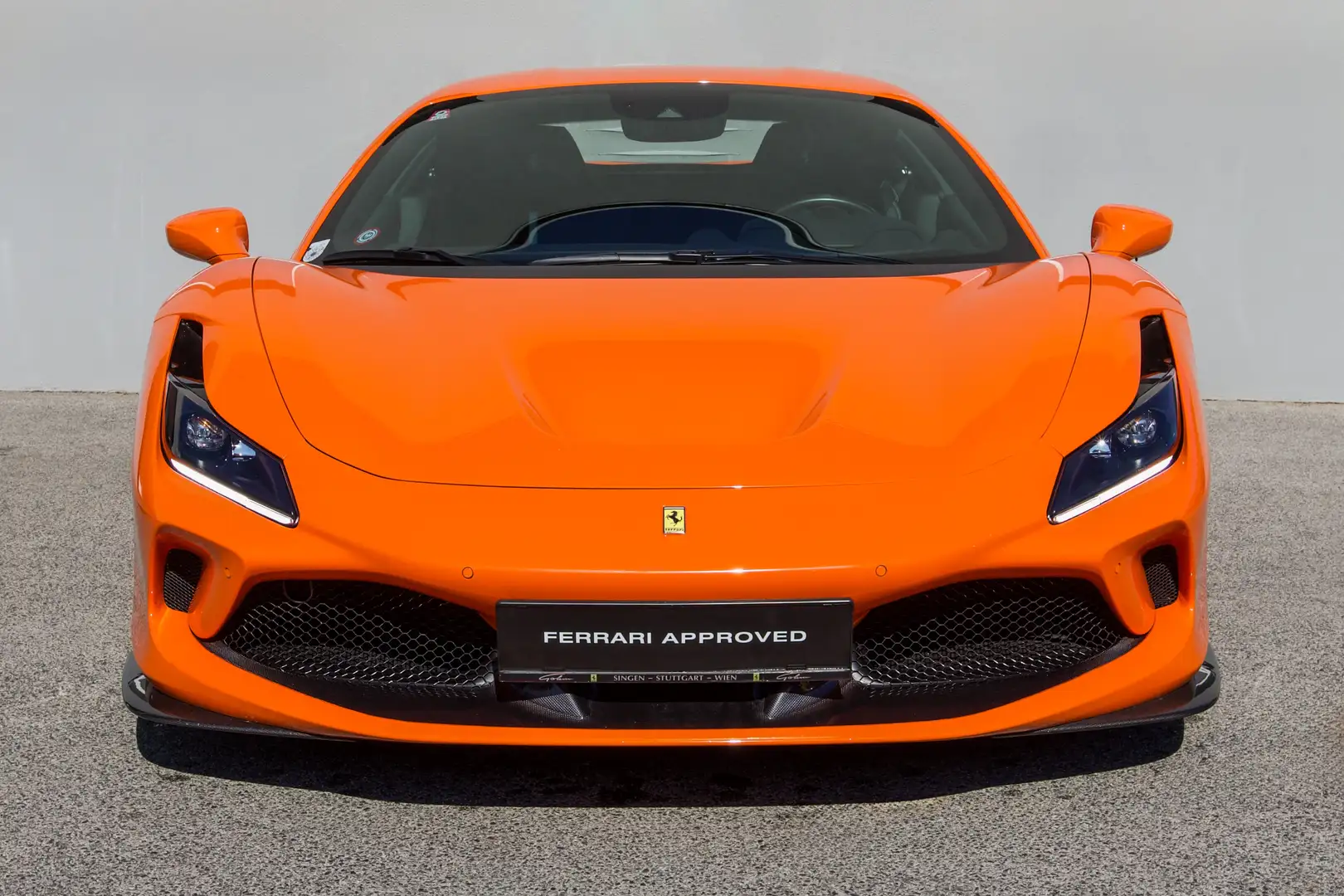 Ferrari F8 Tributo Orange - 2