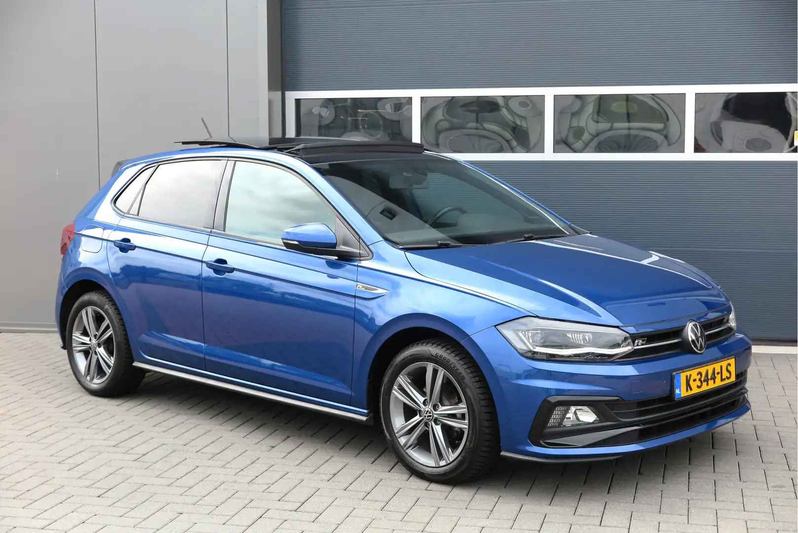 Volkswagen Polo 1.0 TSI 95pk 2x R-Line , Virtual cockpit, Panorama Blauw - 2