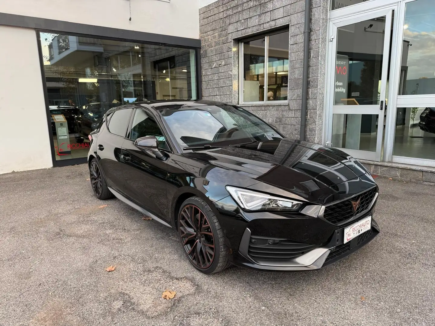 CUPRA Leon 1.4 e-hybrid VZ Carbon 245cv dsg Nero - 1