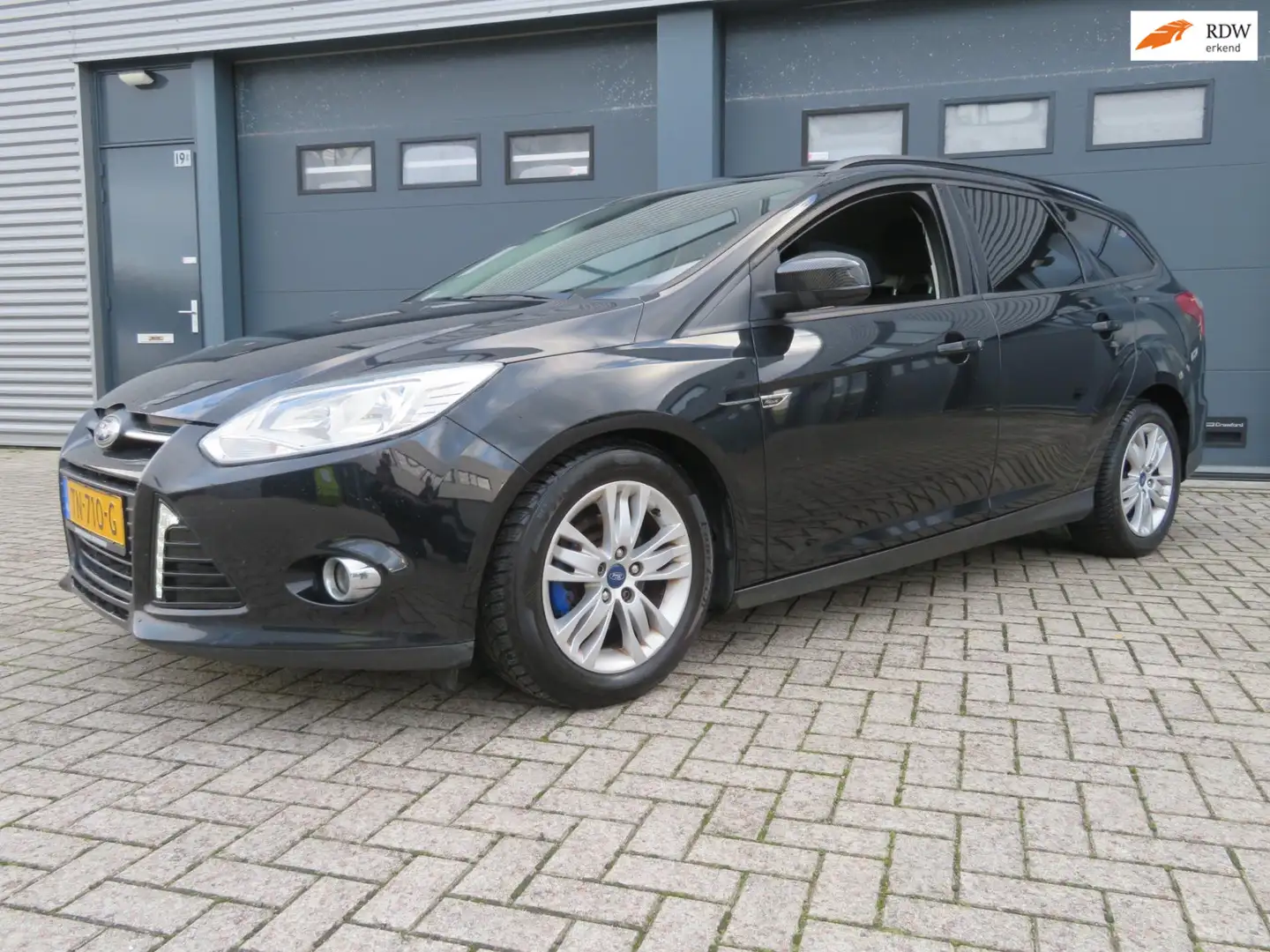 Ford Focus Wagon 1.0 EcoBoost Edition Plus 145616 km Schwarz - 1