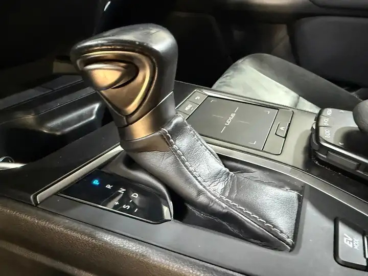 Lexus UX 2020, foto 22