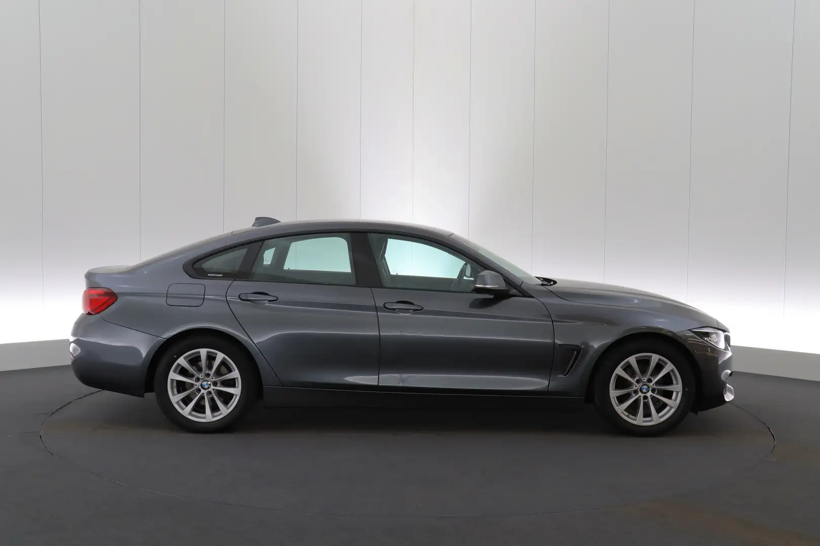 BMW 418 4 Gran Coupe 418iA OPF Business LEDER/CUIR LED GPS Gris - 2