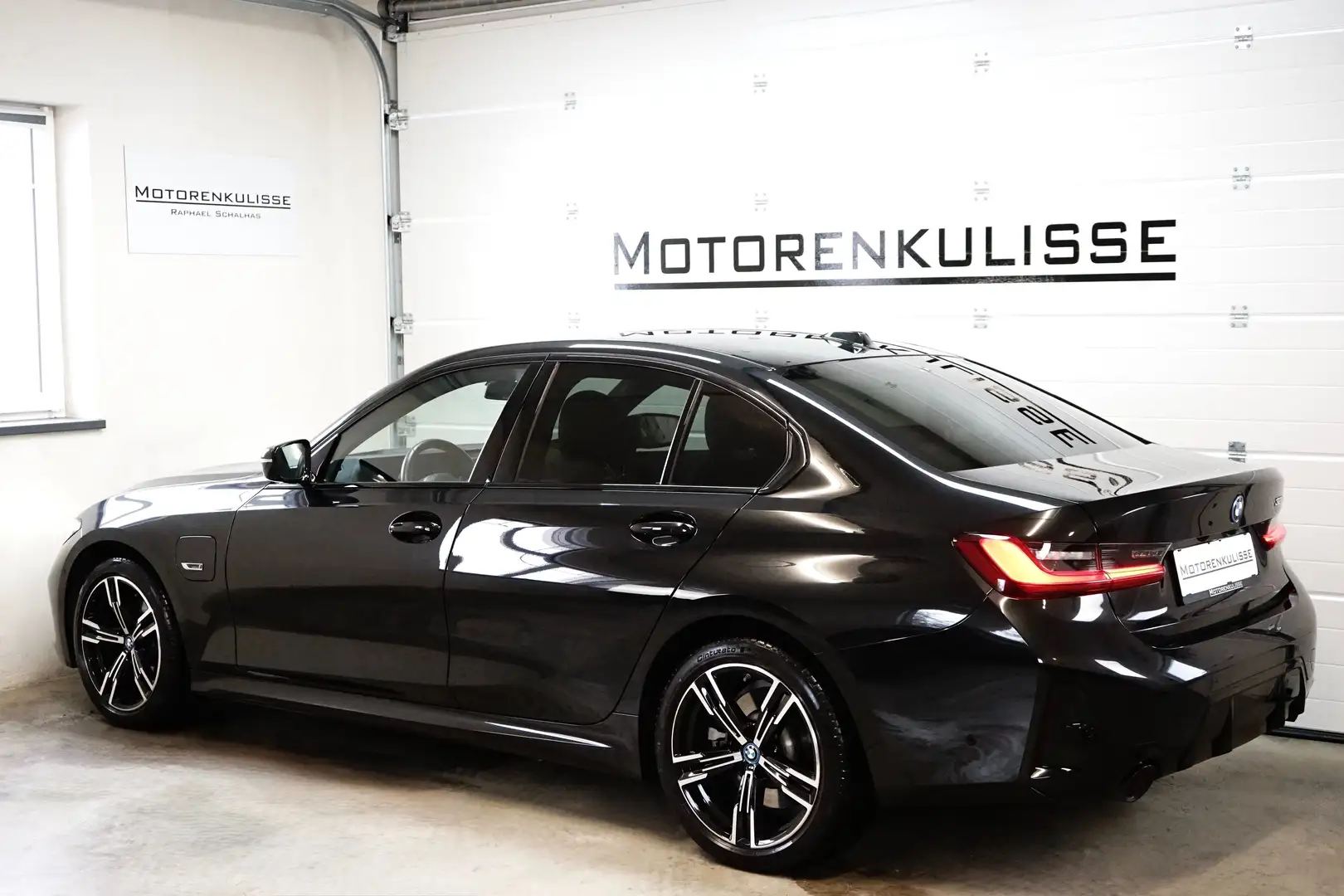 BMW 320 320e M Sport - adapt. LED - HeadUp - Widescreen Schwarz - 2