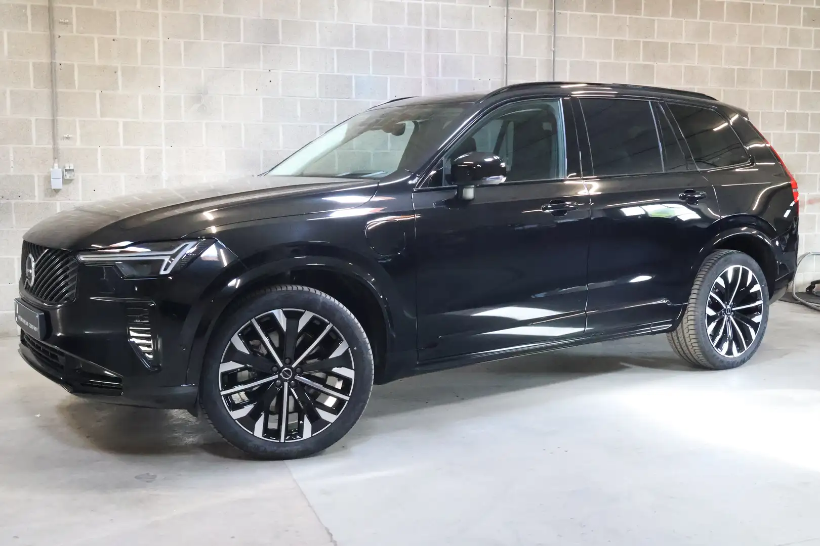 Volvo XC90 2.0 T8 TE 4WD PHEV Plus Dark 7pl.| New Model 2025 Zwart - 1