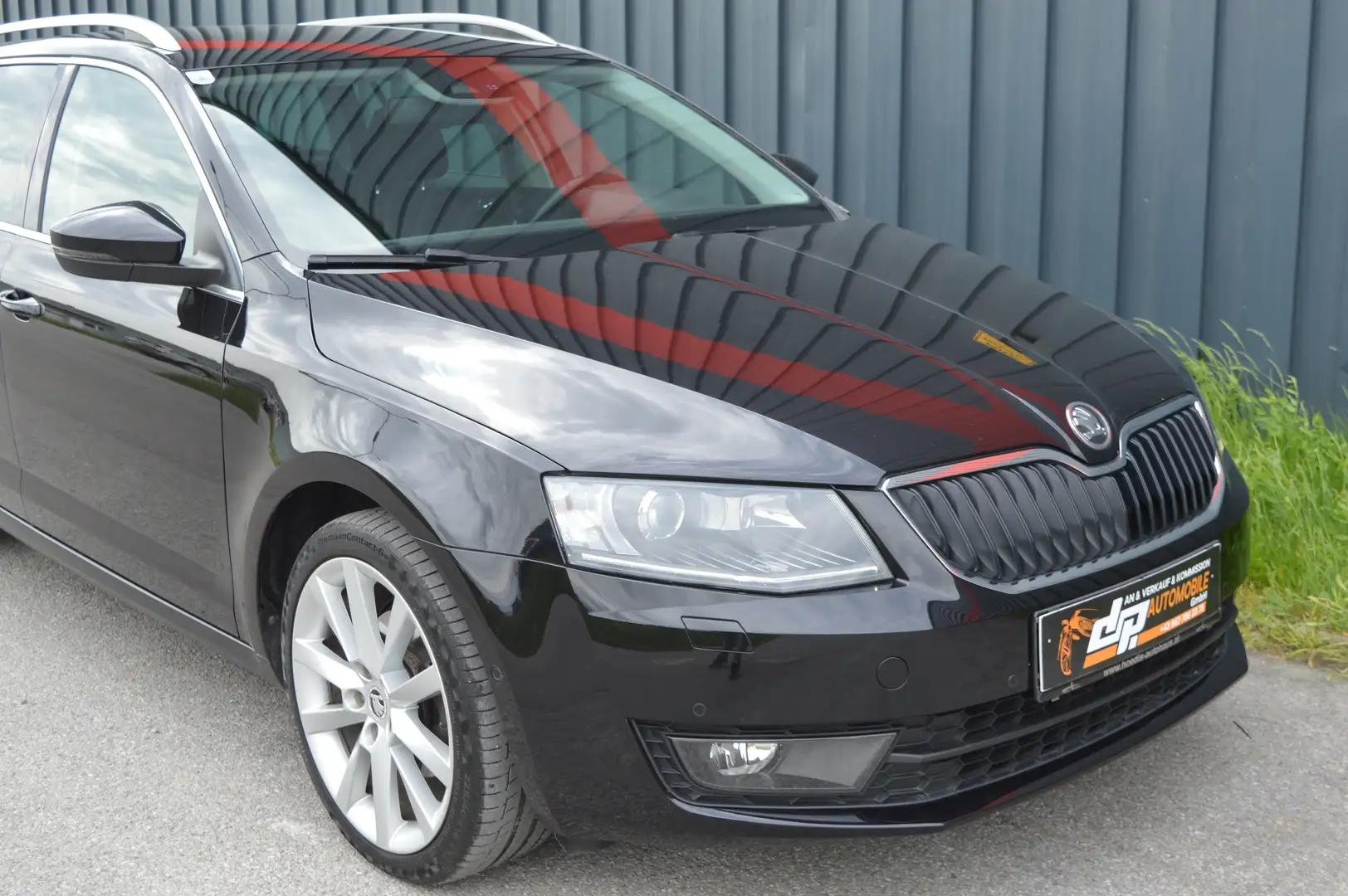 Skoda Octavia 2,0 TDI **1. Besitz**DSG**Xenon**neues Pickerl** Noir - 2