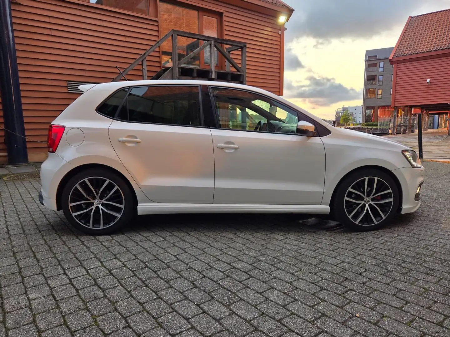 Volkswagen Polo Polo 1.2i TSI Exclusive R - 2