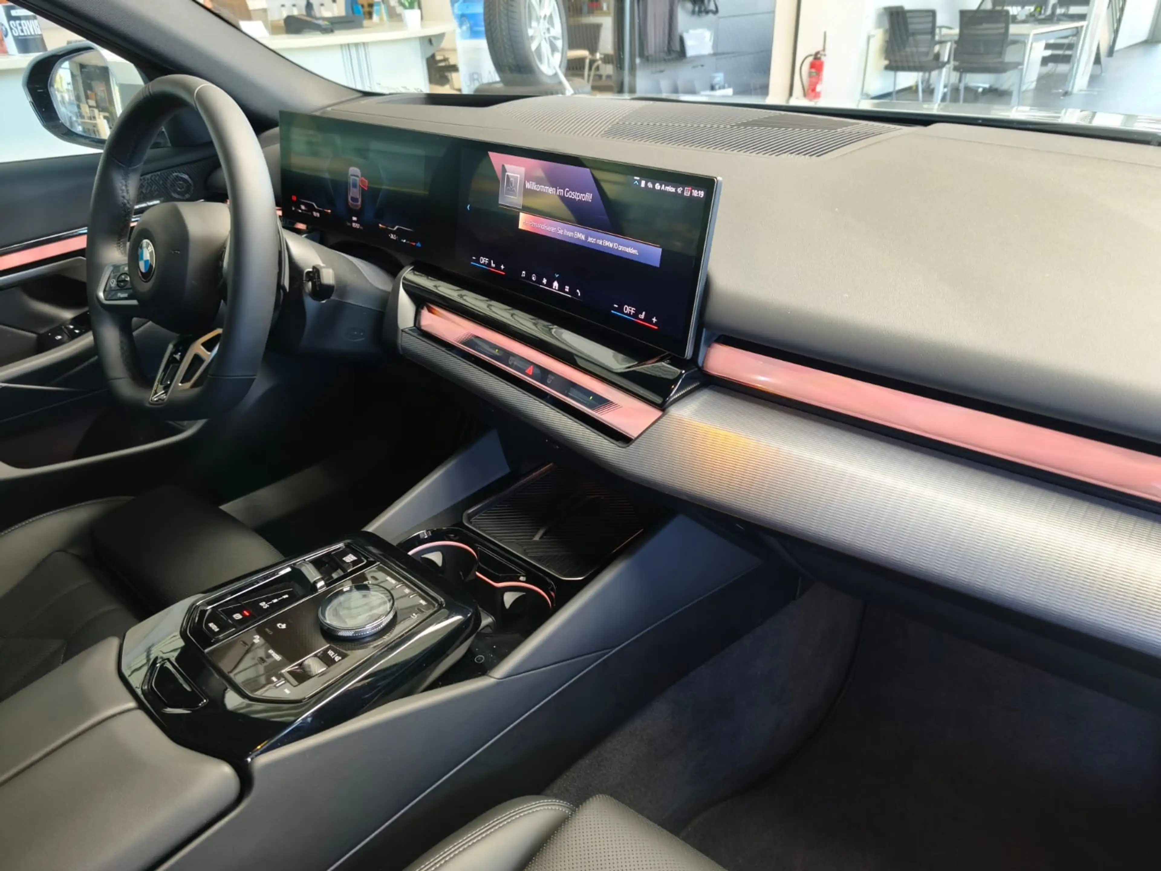 BMW 520 d xDr M Sport Tour. 360°/HUD/Travel/20"/AHK — photo 12