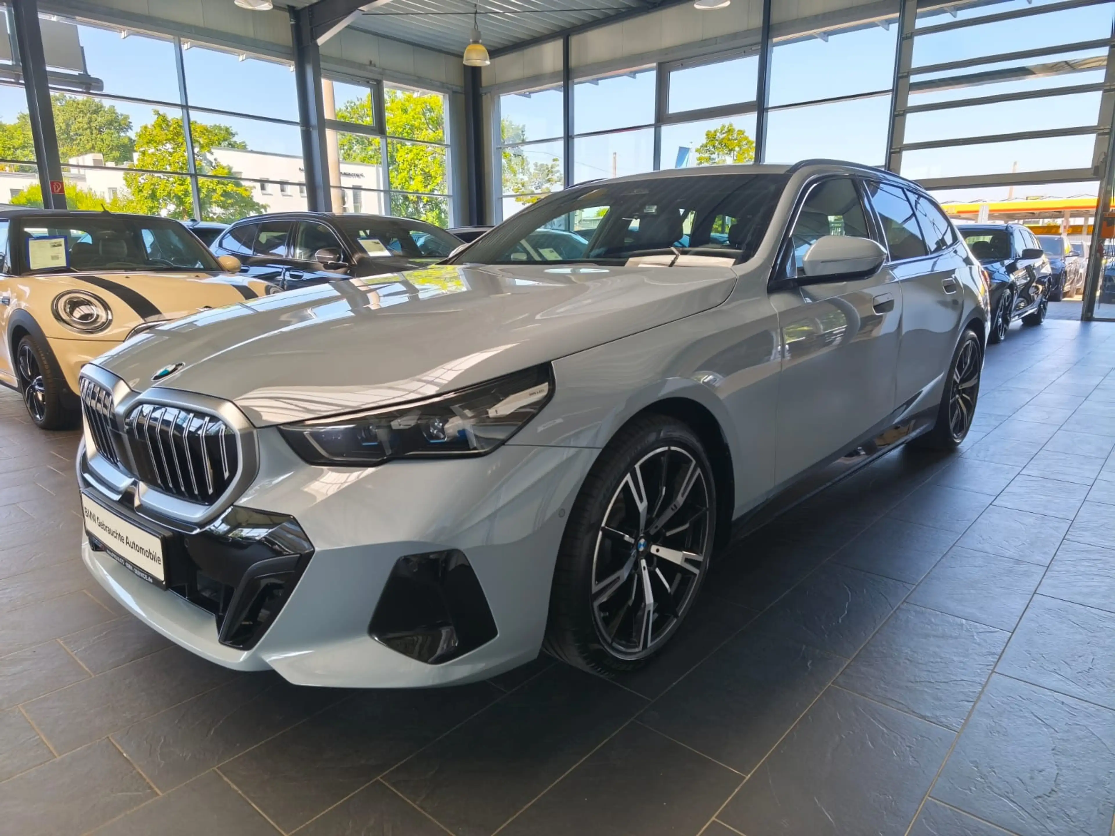 BMW 520 d xDr M Sport Tour. 360°/HUD/Travel/20"/AHK — photo 3