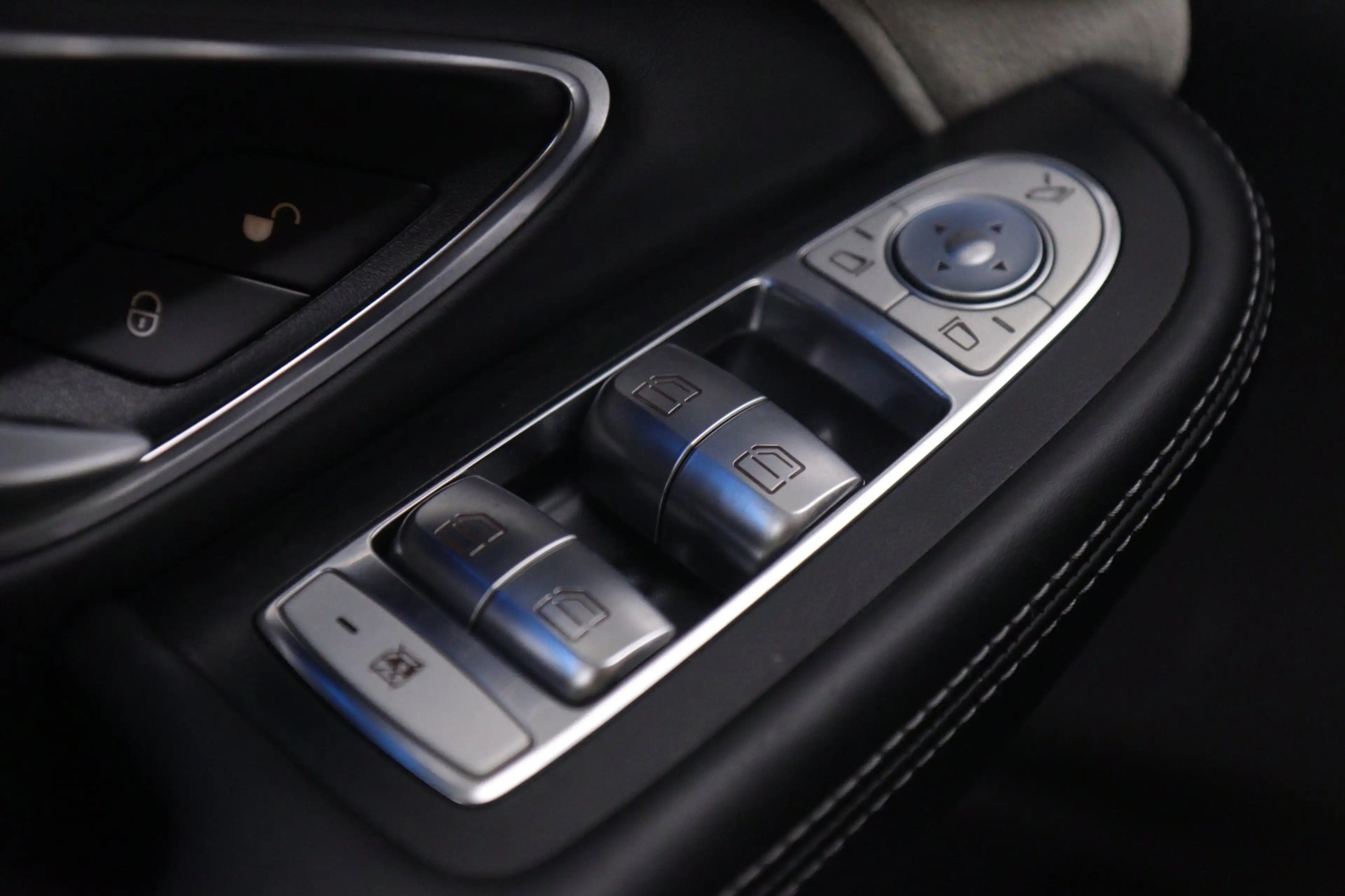 Mercedes-Benz C 63 AMG S 510PK PANO/HUD/MEMORY/BURM/360C/SFEER/LEER/KEYLE — photo 17