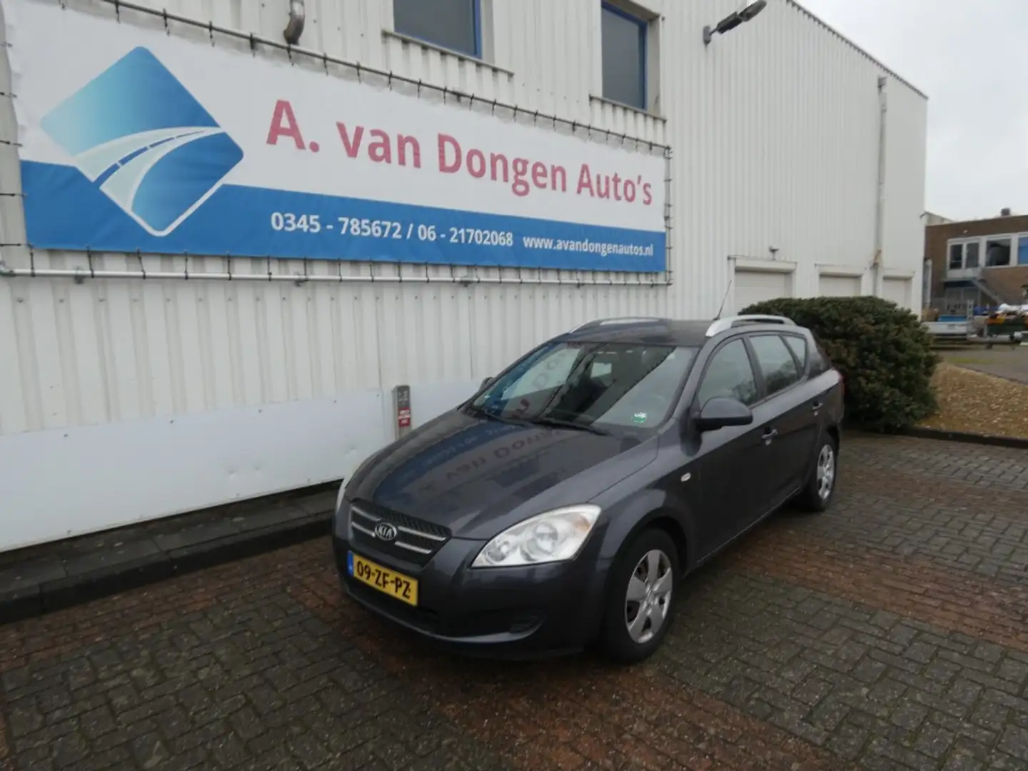 Kia Ceed / cee'd 1.6 X-TRA,Airco,Nieuwe Koppeling,APK 15-5-26 Grijs - 2