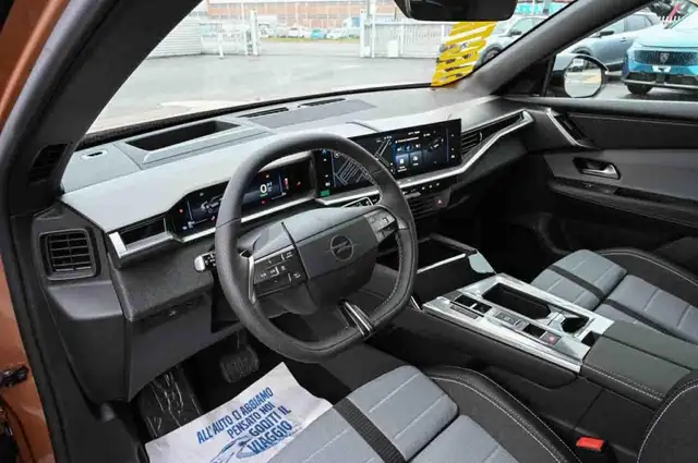 Opel Grandland view 8