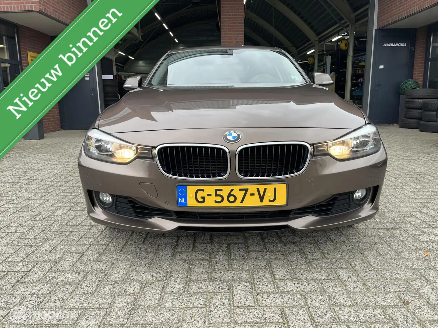 BMW 320 3-serie 320i xDrive NAVI*CLIMA*TREKHAAK* Bruin - 2