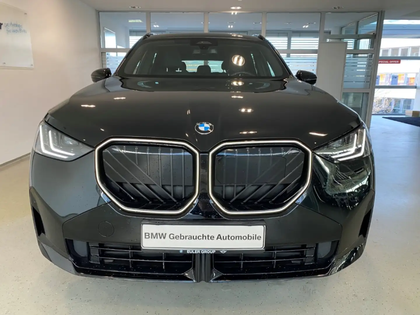 BMW X3 xDrive20d M Sport Pro 21'' IconGl Pano StandHz AHK Schwarz - 2