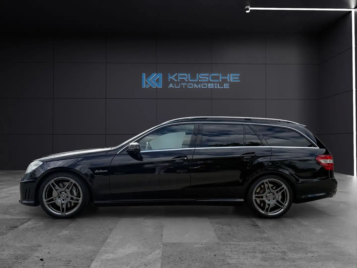 Mercedes-Benz E 63 AMG T-Modell *Pano*SHZ*PDC*Massage*dt. Auto Noir - 2