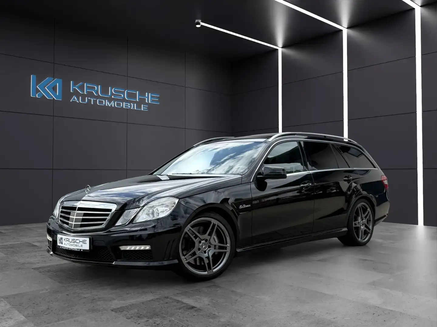 Mercedes-Benz E 63 AMG T-Modell *Pano*SHZ*PDC*Massage*dt. Auto Noir - 1